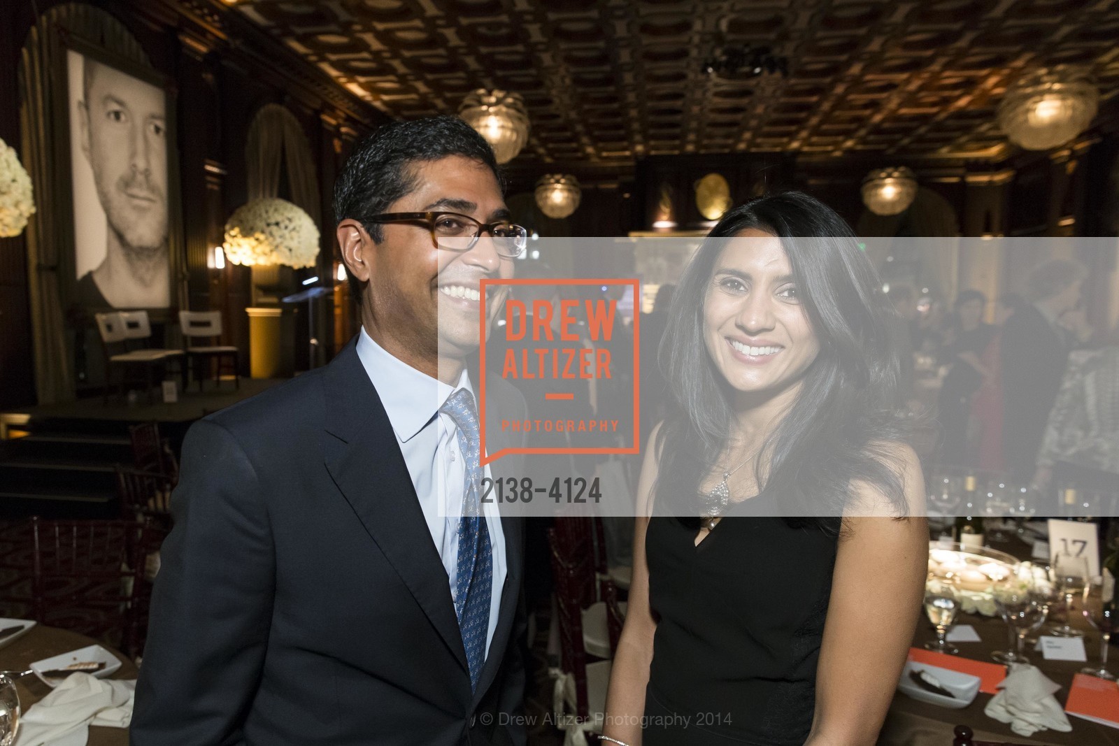 Ravin Agrawal, Alka Agrawal, 2014 Bay Area Treasure Award Honoring Jonathan Ive, US, October 31st, 2014, Photo #2138-4124 Ravin Agrawal, Alka Agrawal, Photo #2138-4124