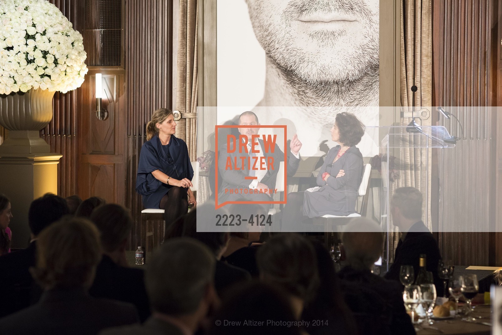 Jennifer Dunlop Fletcher, Jony Ive, Frances Anderton, 2014 Bay Area Treasure Award Honoring Jonathan Ive, US, October 31st, 2014, Photo #2223-4124 Jennifer Dunlop Fletcher, Jony Ive, Frances Anderton, Photo #2223-4124