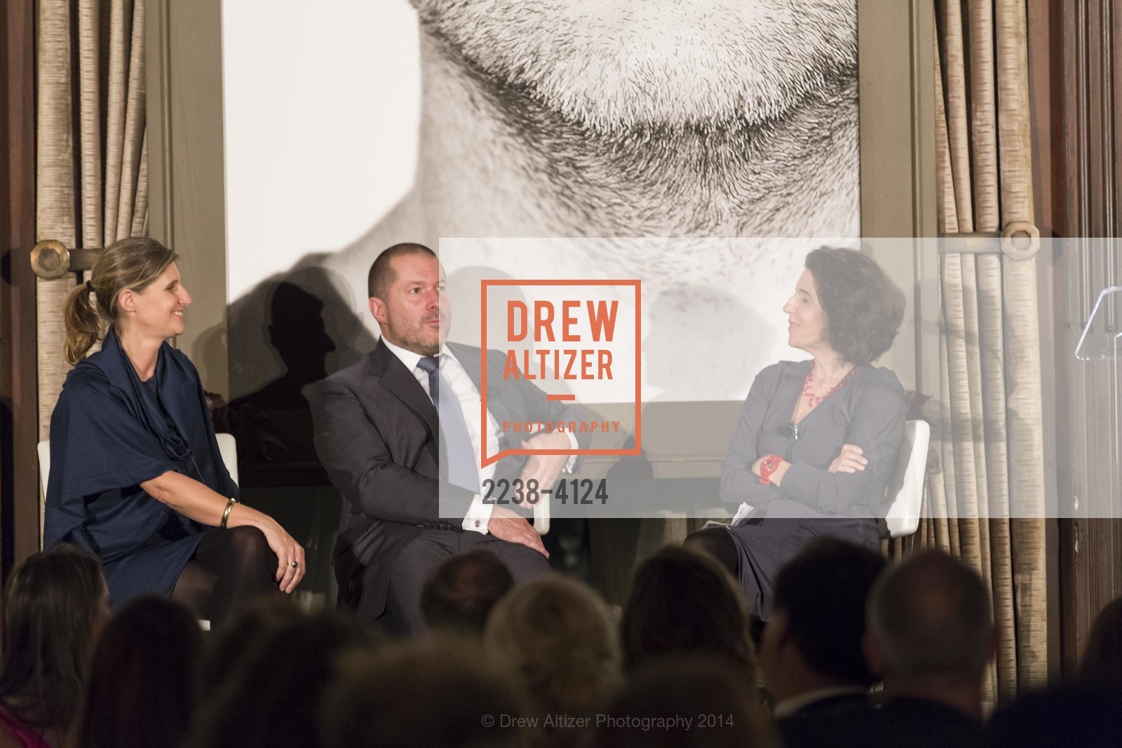 Jennifer Dunlop Fletcher, Jony Ive, Frances Anderton, 2014 Bay Area Treasure Award Honoring Jonathan Ive, US, October 31st, 2014, Photo #2238-4124 Jennifer Dunlop Fletcher, Jony Ive, Frances Anderton, Photo #2238-4124