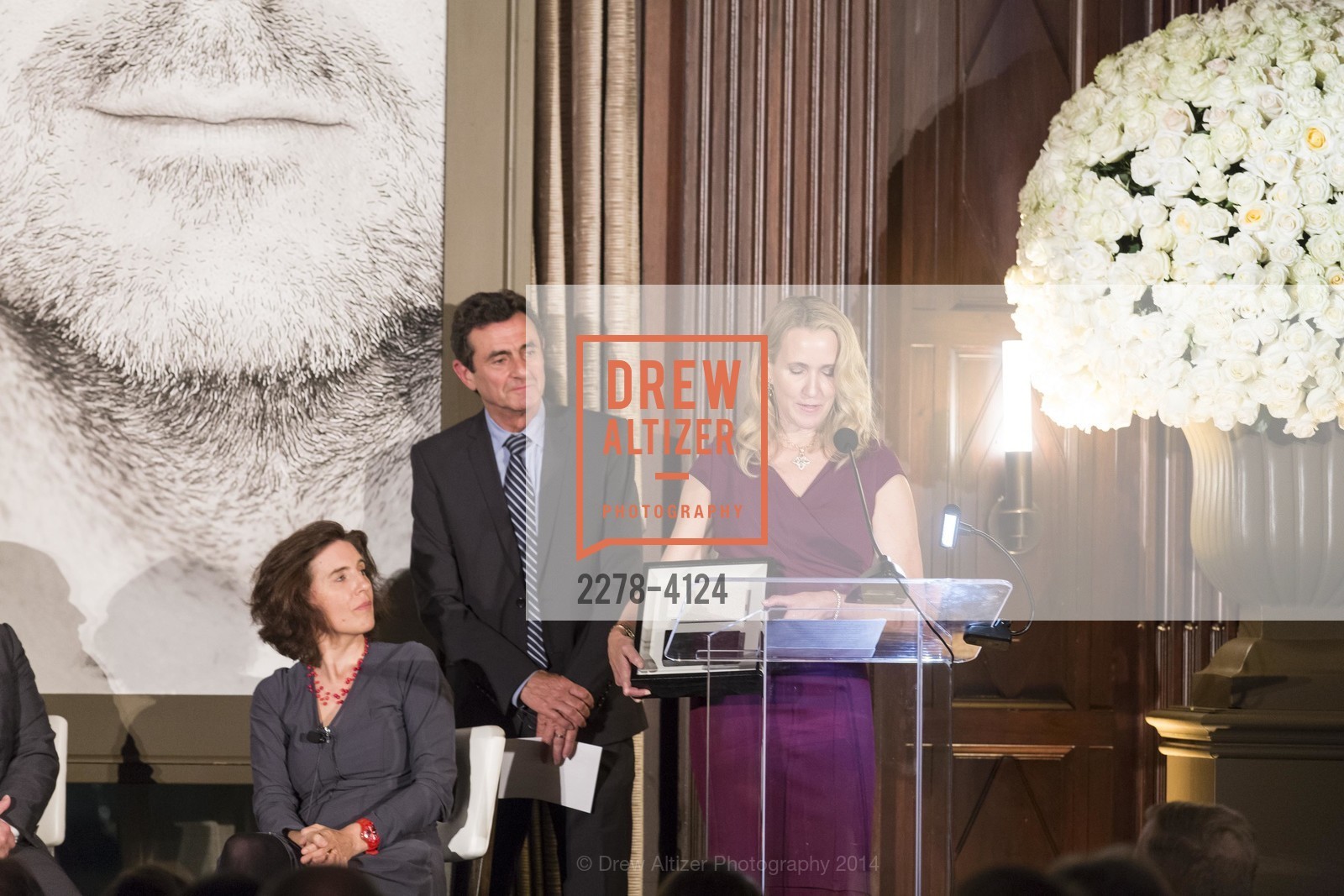 Frances Anderton, Neal Benezra, Maria Tengelia Watson, 2014 Bay Area Treasure Award Honoring Jonathan Ive, US, October 31st, 2014, Photo #2278-4124 Frances Anderton, Neal Benezra, Maria Tengelia Watson, Photo #2278-4124