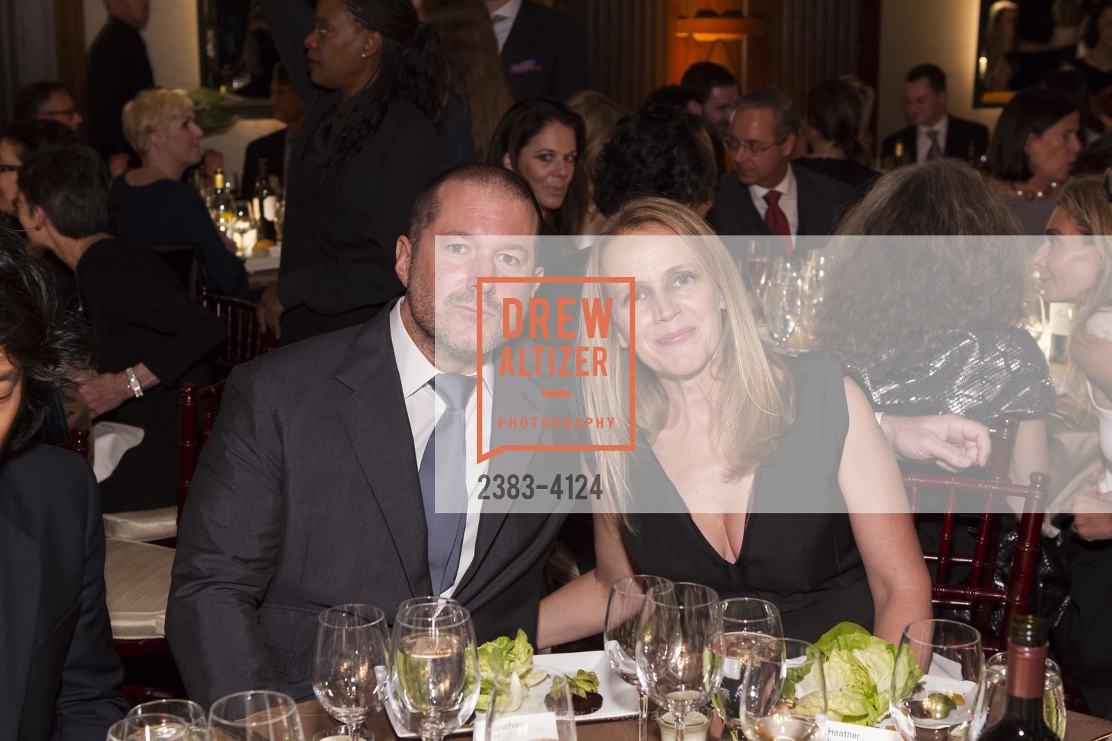 Jony Ive, Heather Ive, 2014 Bay Area Treasure Award Honoring Jonathan Ive, US, October 31st, 2014, Photo #2383-4124 Jony Ive, Heather Ive, Photo #2383-4124