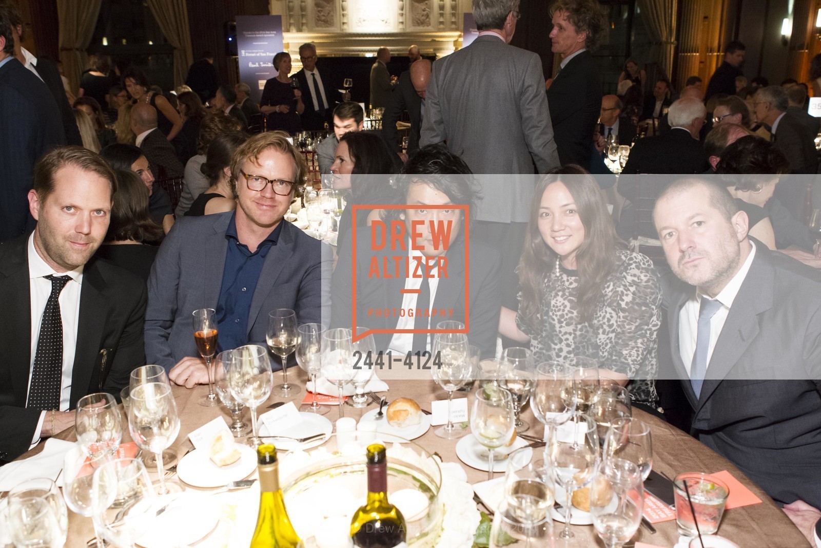 Alan Dye, Rico Zorkendorfor, Eugene Hwang, Makiko Fujikawa, Jony Ive, 2014 Bay Area Treasure Award Honoring Jonathan Ive, US, October 31st, 2014, Photo #2441-4124 Alan Dye, Rico Zorkendorfor, Eugene Hwang, Makiko Fujikawa, Jony Ive, Photo #2441-4124