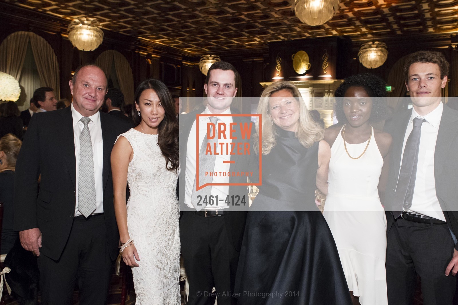 Eric Buatois, Elena Gao, Mathieu De Candia, Florence Buatois, Debbie O, Thomas De Candia, 2014 Bay Area Treasure Award Honoring Jonathan Ive, US, October 31st, 2014, Photo #2461-4124 Eric Buatois, Elena Gao, Mathieu De Candia, Florence Buatois, Debbie O, Thomas De Candia, Photo #2461-4124