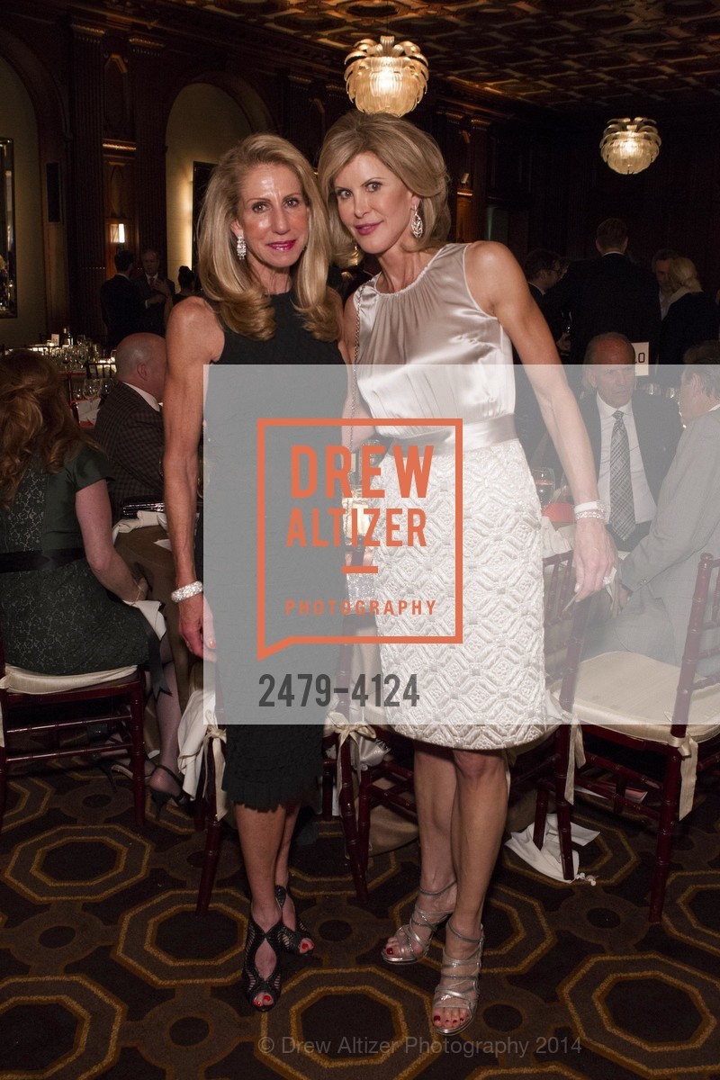 Sherry Felson, Cynthia Deaver, 2014 Bay Area Treasure Award Honoring Jonathan Ive, US, October 31st, 2014, Photo #2479-4124 Sherry Felson, Cynthia Deaver, Photo #2479-4124