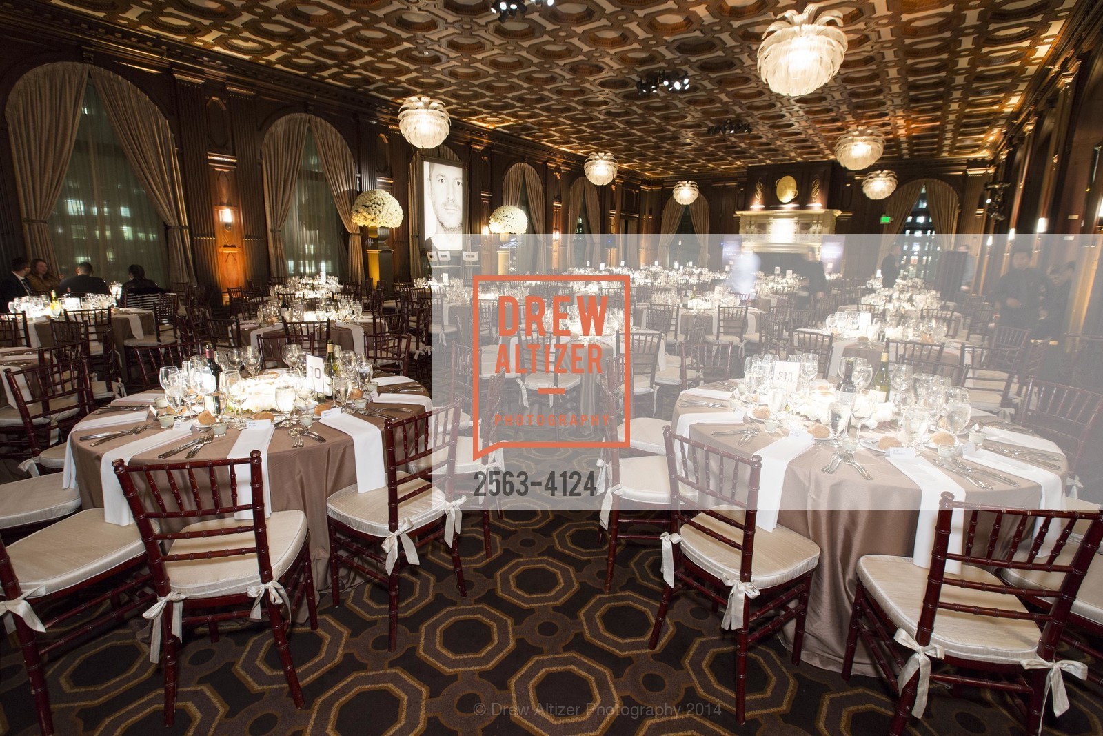 Atmosphere, 2014 Bay Area Treasure Award Honoring Jonathan Ive, US, October 31st, 2014, Photo #2563-4124 Atmosphere, Photo #2563-4124