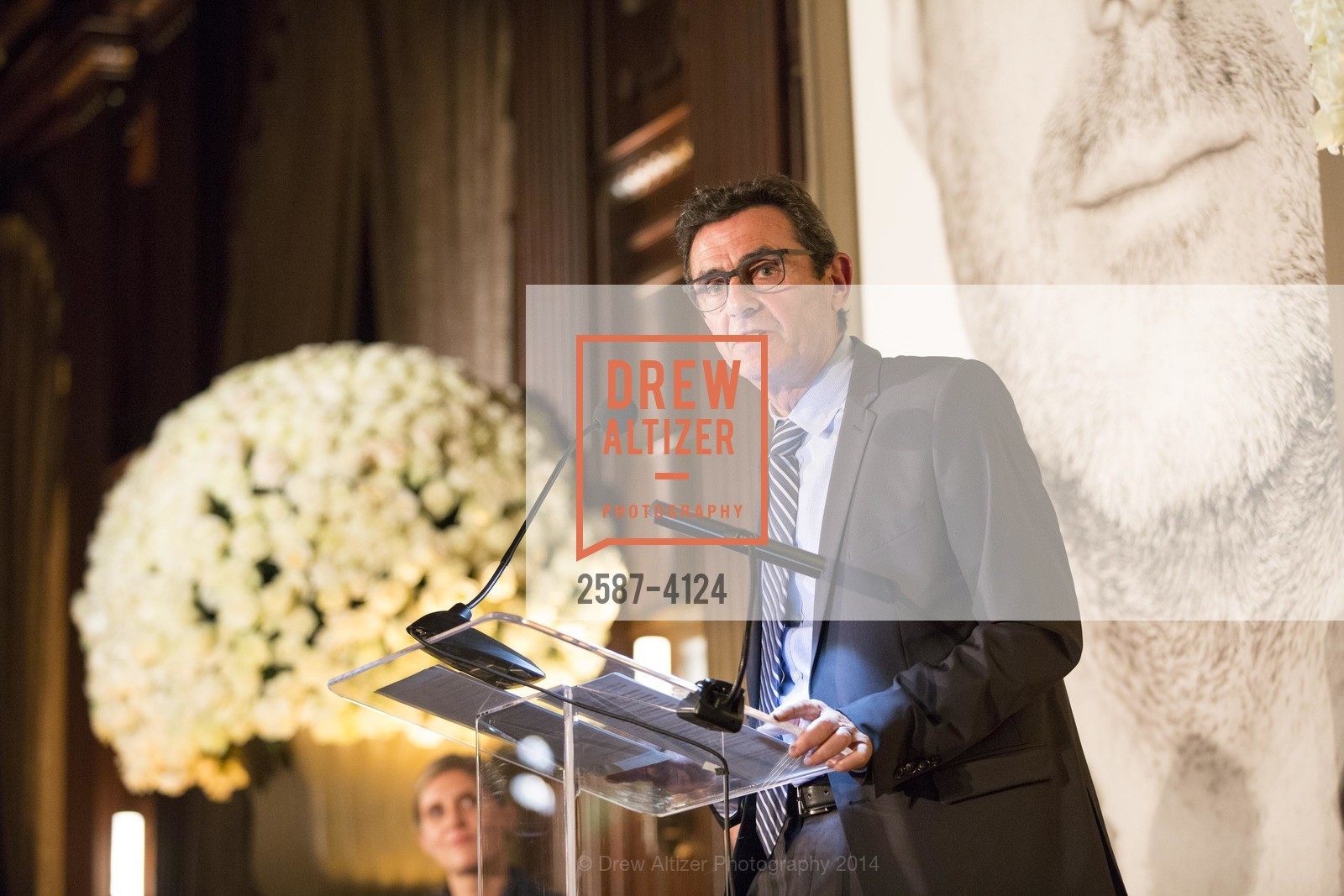 Neal Benezra, 2014 Bay Area Treasure Award Honoring Jonathan Ive, US, October 31st, 2014, Photo #2587-4124 Neal Benezra, Photo #2587-4124