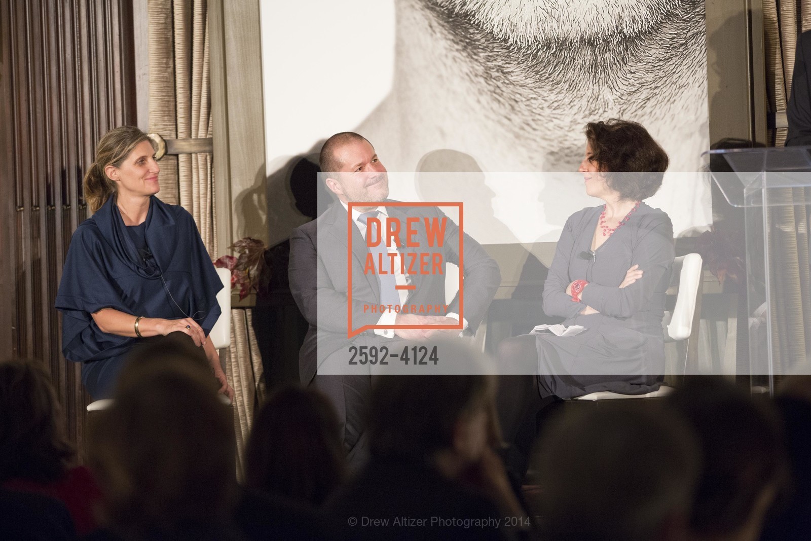 Jennifer Dunlop Fletcher, Jony Ive, Frances Anderton, 2014 Bay Area Treasure Award Honoring Jonathan Ive, US, October 31st, 2014, Photo #2592-4124 Jennifer Dunlop Fletcher, Jony Ive, Frances Anderton, Photo #2592-4124