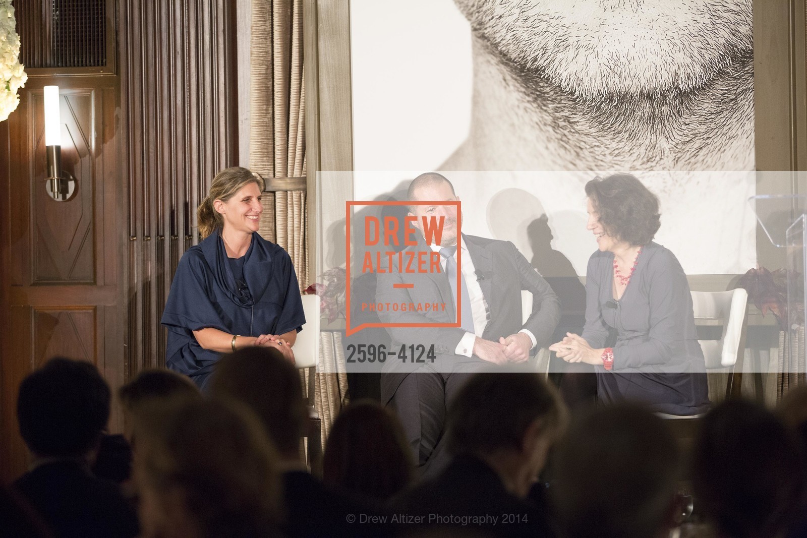 Jennifer Dunlop Fletcher, Jony Ive, Frances Anderton, 2014 Bay Area Treasure Award Honoring Jonathan Ive, US, October 31st, 2014, Photo #2596-4124 Jennifer Dunlop Fletcher, Jony Ive, Frances Anderton, Photo #2596-4124