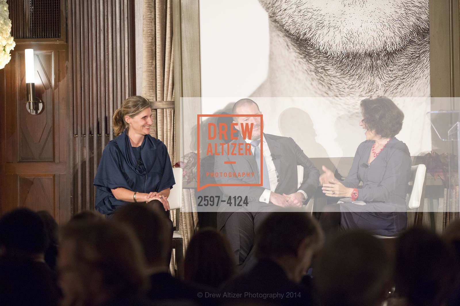 Jennifer Dunlop Fletcher, Jony Ive, Frances Anderton, 2014 Bay Area Treasure Award Honoring Jonathan Ive, US, October 31st, 2014, Photo #2597-4124 Jennifer Dunlop Fletcher, Jony Ive, Frances Anderton, Photo #2597-4124