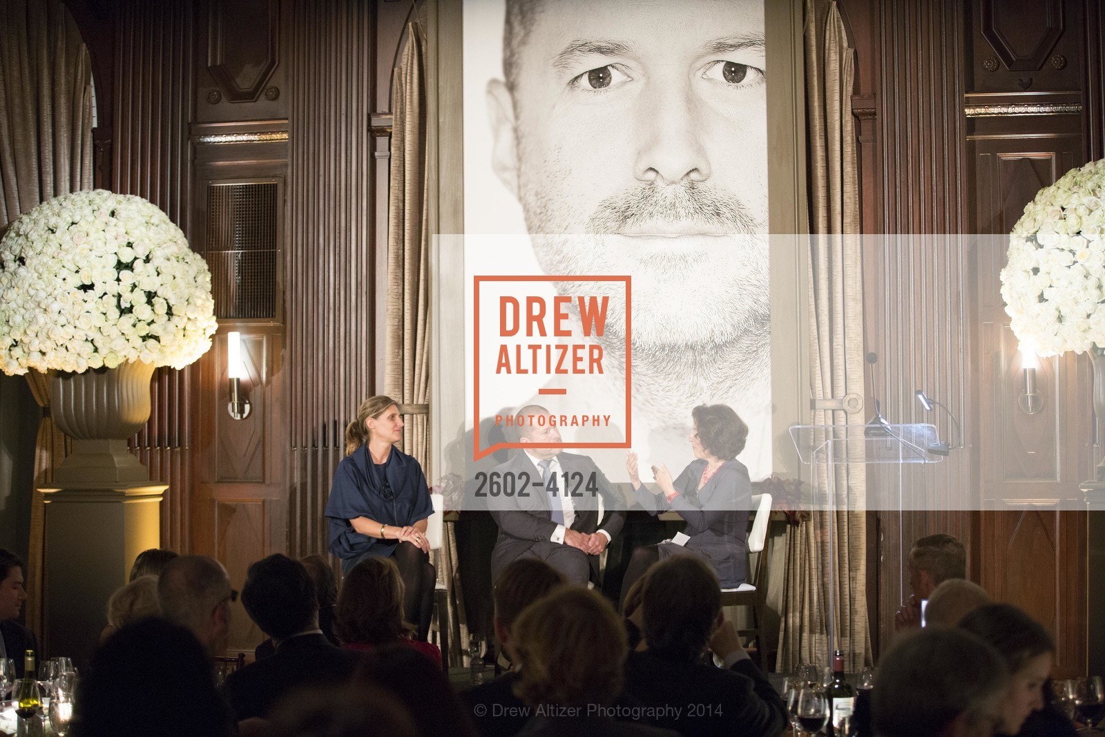 Jennifer Dunlop Fletcher, Jony Ive, Frances Anderton, 2014 Bay Area Treasure Award Honoring Jonathan Ive, US, October 31st, 2014, Photo #2602-4124 Jennifer Dunlop Fletcher, Jony Ive, Frances Anderton, Photo #2602-4124