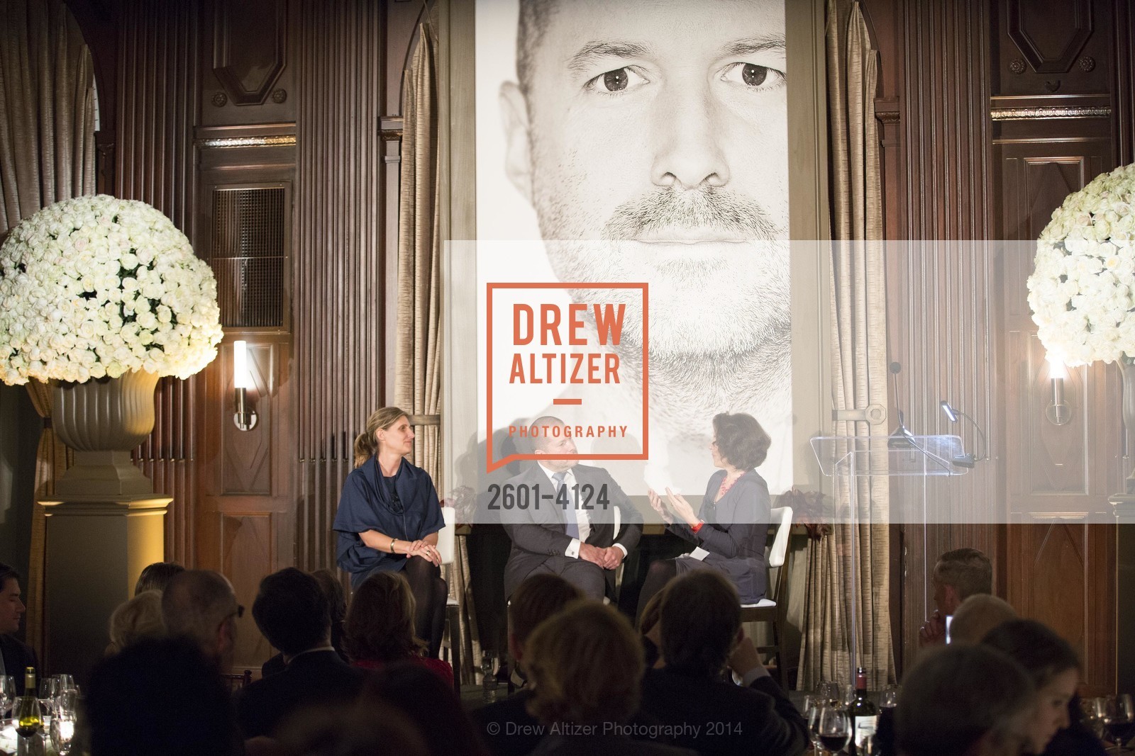 Jennifer Dunlop Fletcher, Jony Ive, Frances Anderton, 2014 Bay Area Treasure Award Honoring Jonathan Ive, US, October 31st, 2014, Photo #2601-4124 Jennifer Dunlop Fletcher, Jony Ive, Frances Anderton, Photo #2601-4124
