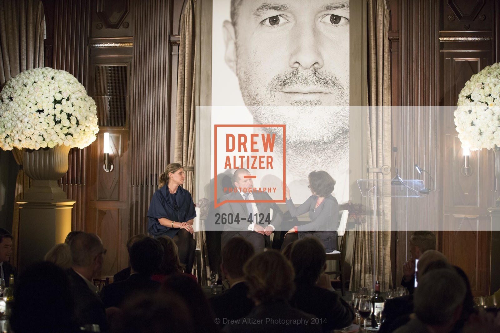 Jennifer Dunlop Fletcher, Jony Ive, Frances Anderton, 2014 Bay Area Treasure Award Honoring Jonathan Ive, US, October 31st, 2014, Photo #2604-4124 Jennifer Dunlop Fletcher, Jony Ive, Frances Anderton, Photo #2604-4124