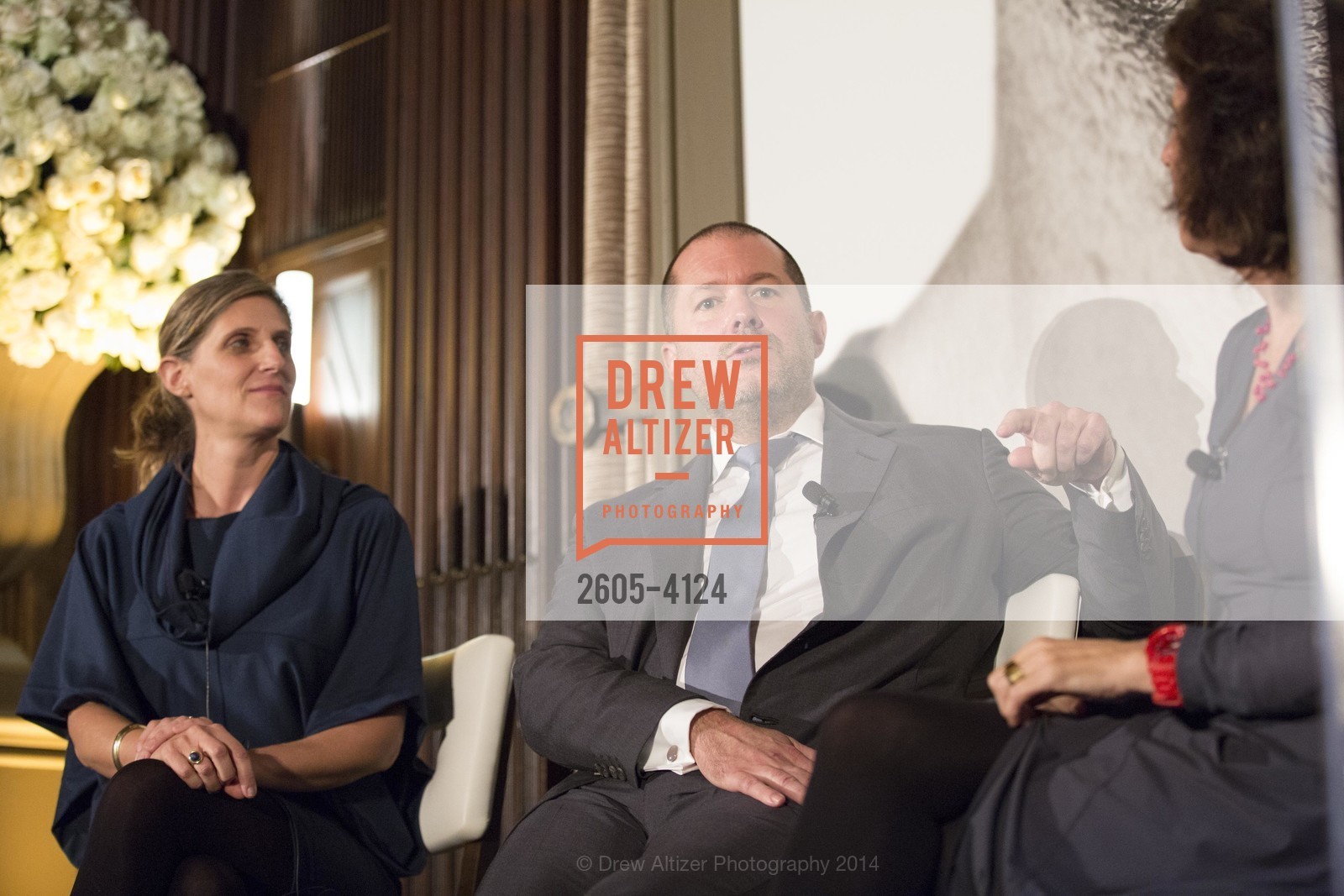 Jennifer Dunlop Fletcher, Jony Ive, 2014 Bay Area Treasure Award Honoring Jonathan Ive, US, October 31st, 2014, Photo #2605-4124 Jennifer Dunlop Fletcher, Jony Ive, Photo #2605-4124