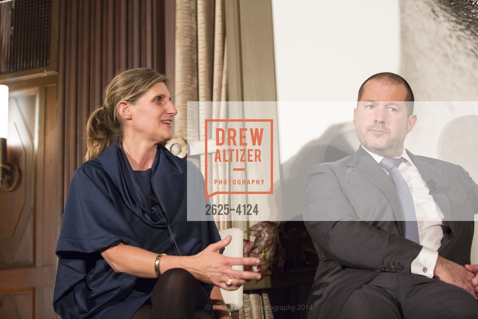 Jennifer Dunlop Fletcher, Jony Ive, 2014 Bay Area Treasure Award Honoring Jonathan Ive, US, October 31st, 2014, Photo #2625-4124 Jennifer Dunlop Fletcher, Jony Ive, Photo #2625-4124