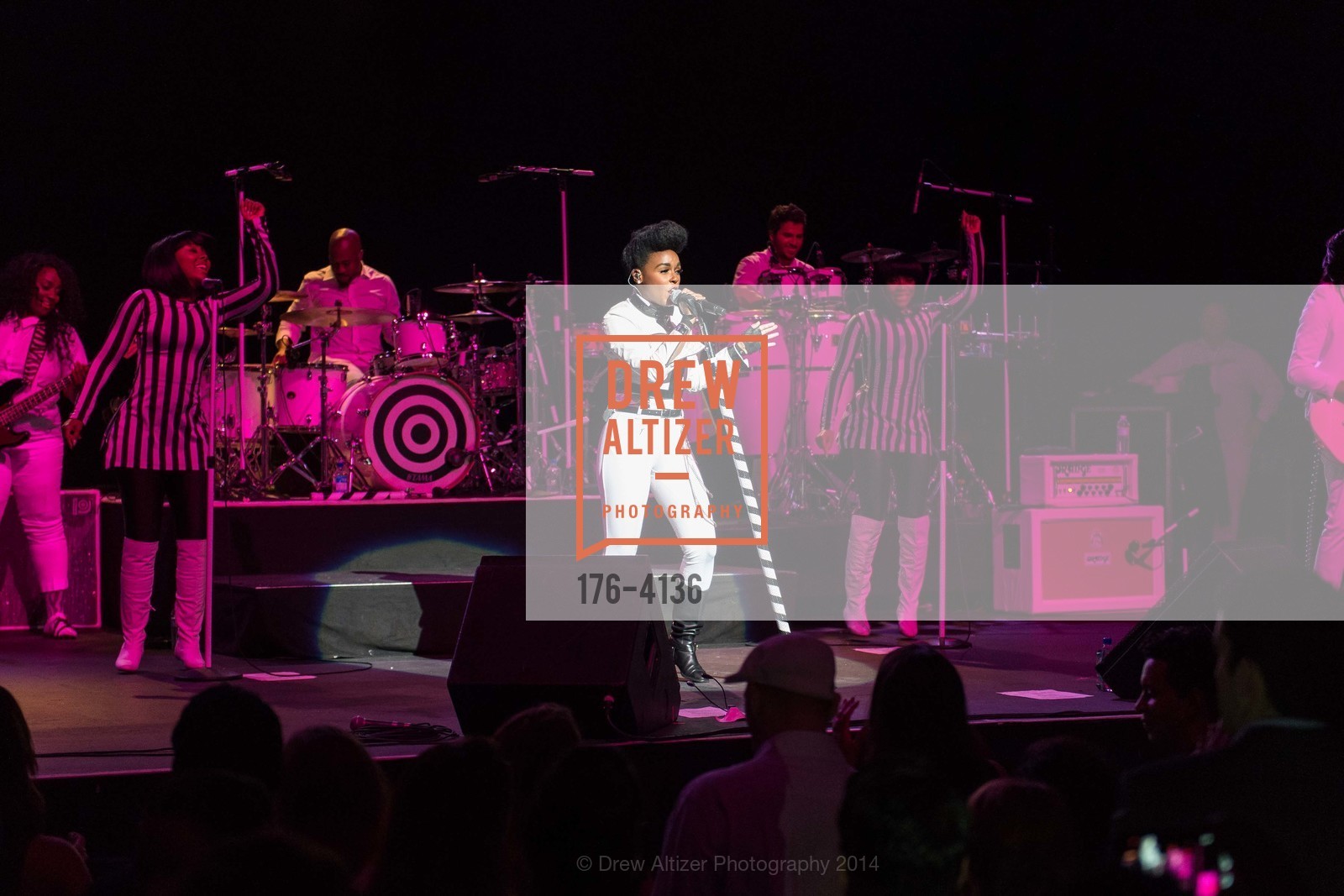 Performance By Janelle Monae, REDF 2014 Benefit Old, US, September 18th, 2014, Photo #176-4136 Performance By Janelle Monae, Photo #176-4136