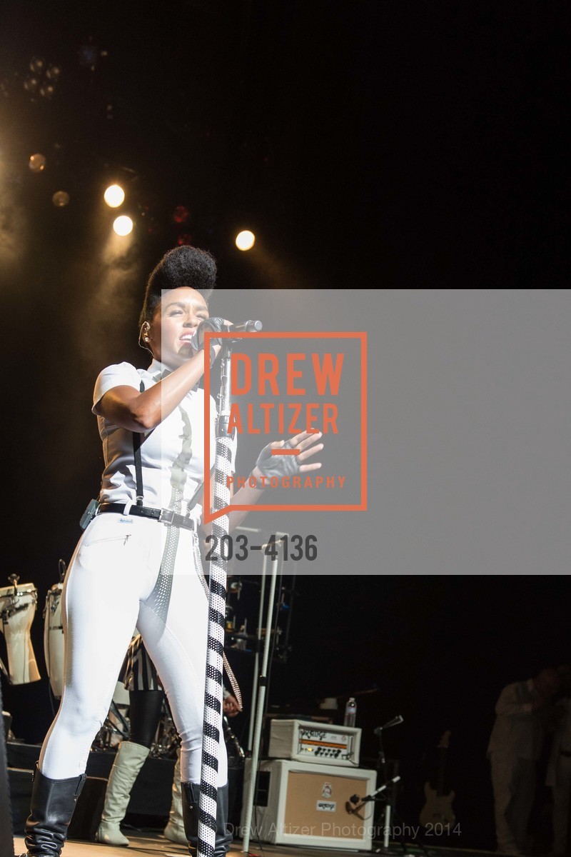 Performance By Janelle Monae, Photo #203-4136