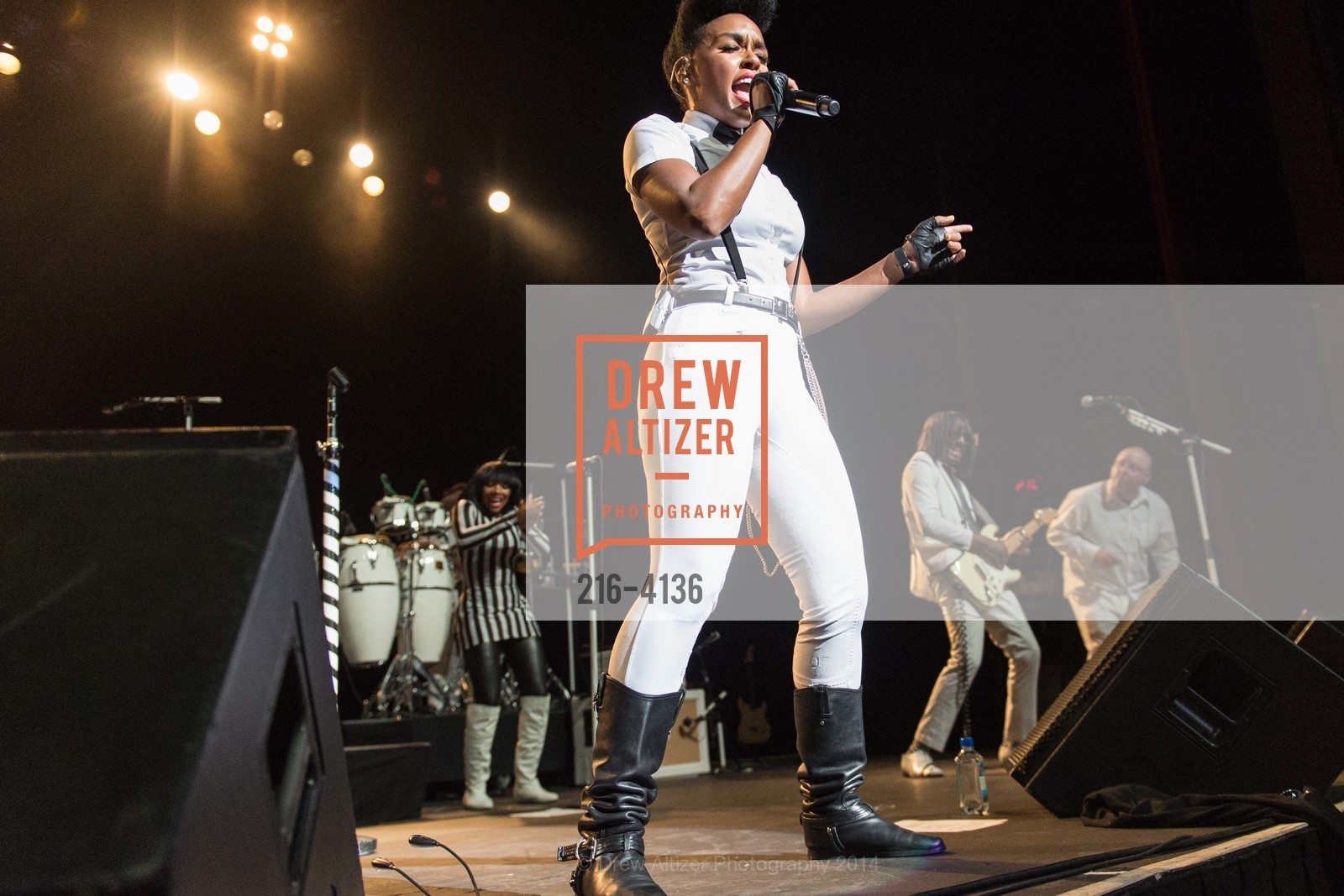 Performance By Janelle Monae, REDF 2014 Benefit Old, US, September 18th, 2014, Photo #216-4136 Performance By Janelle Monae, Photo #216-4136