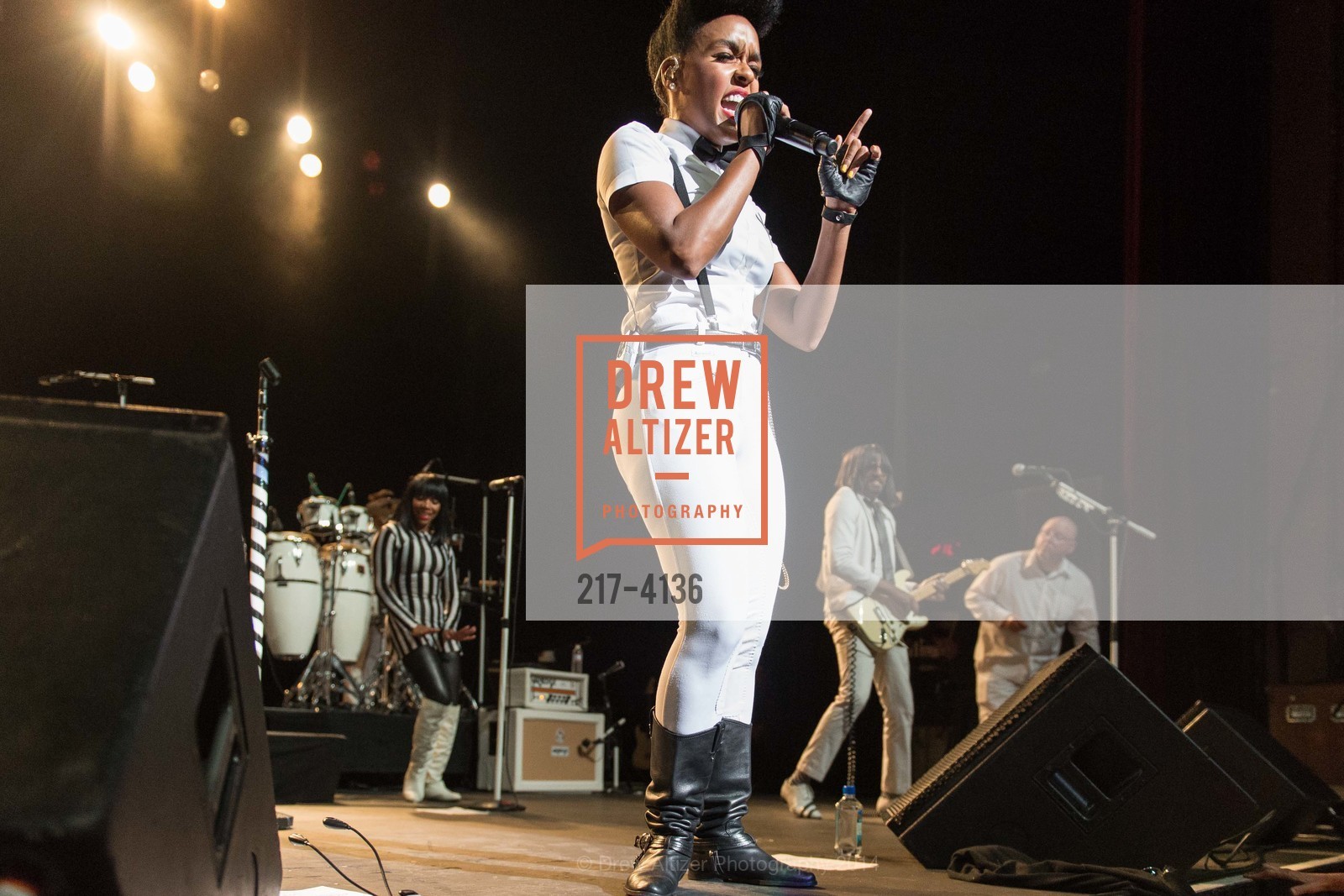 Performance By Janelle Monae, REDF 2014 Benefit Old, US, September 18th, 2014, Photo #217-4136 Performance By Janelle Monae, Photo #217-4136