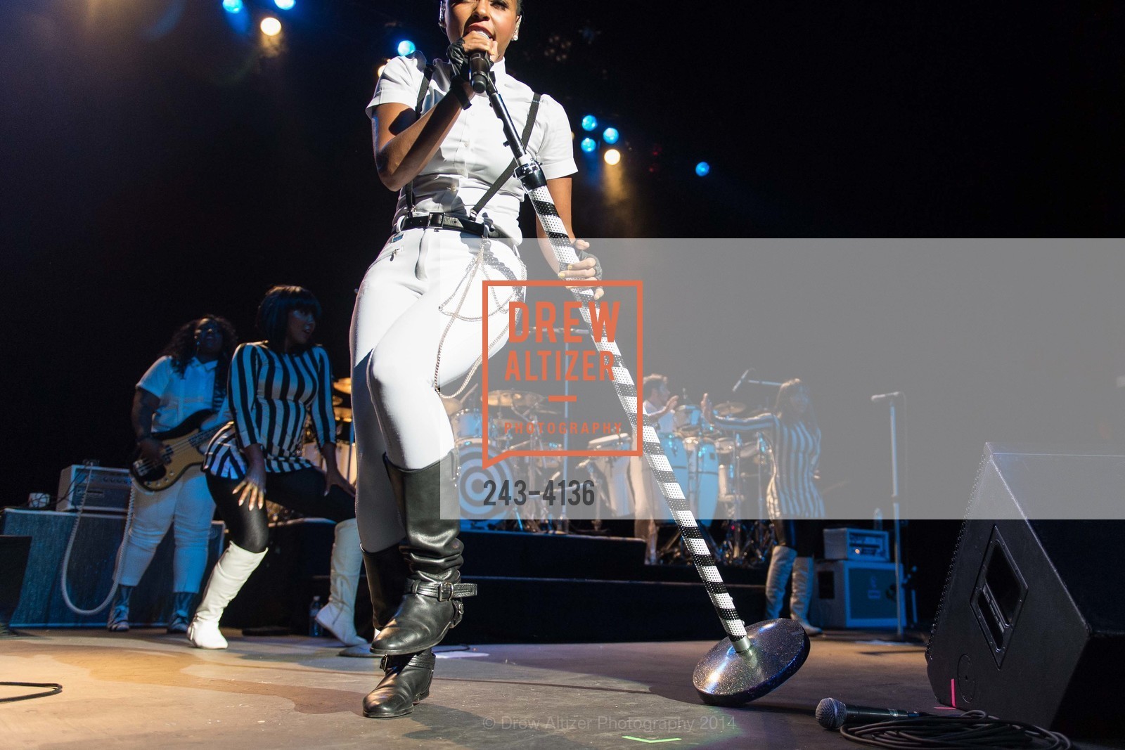 Performance By Janelle Monae, REDF 2014 Benefit Old, US, September 18th, 2014, Photo #243-4136 Performance By Janelle Monae, Photo #243-4136