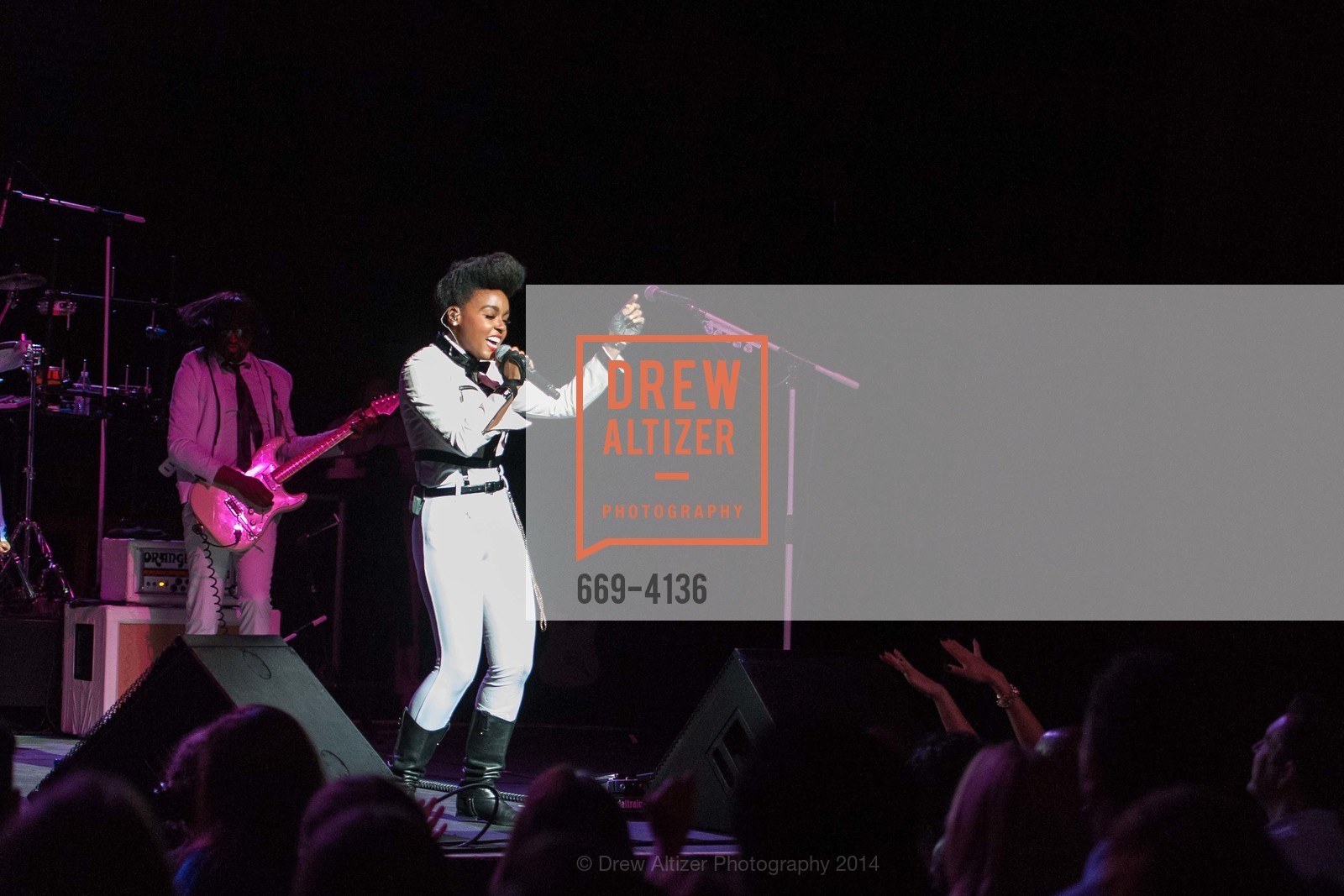 Performance By Janelle Monae, Photo #669-4136