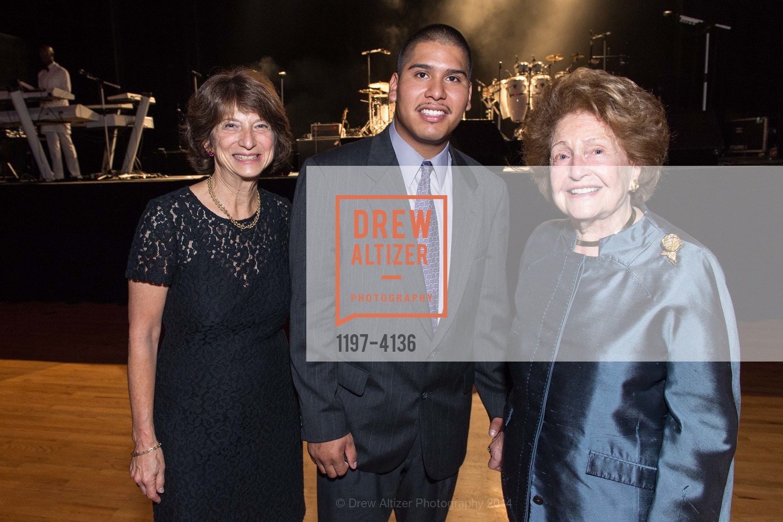 Carla Javits, Juan Tello, Phyllis Moldaw, REDF 2014 Benefit Old, US, September 18th, 2014, Photo #1197-4136 Carla Javits, Juan Tello, Phyllis Moldaw, Photo #1197-4136