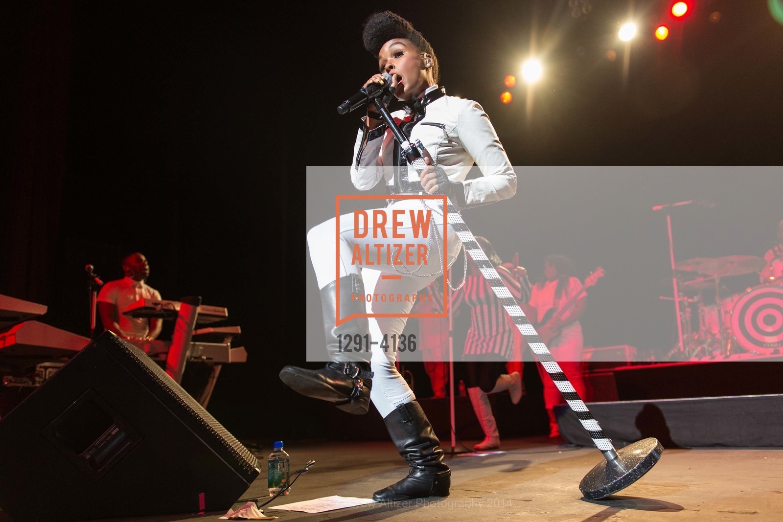 Performance By Janelle Monae, REDF 2014 Benefit Old, US, September 18th, 2014, Photo #1291-4136 Performance By Janelle Monae, Photo #1291-4136