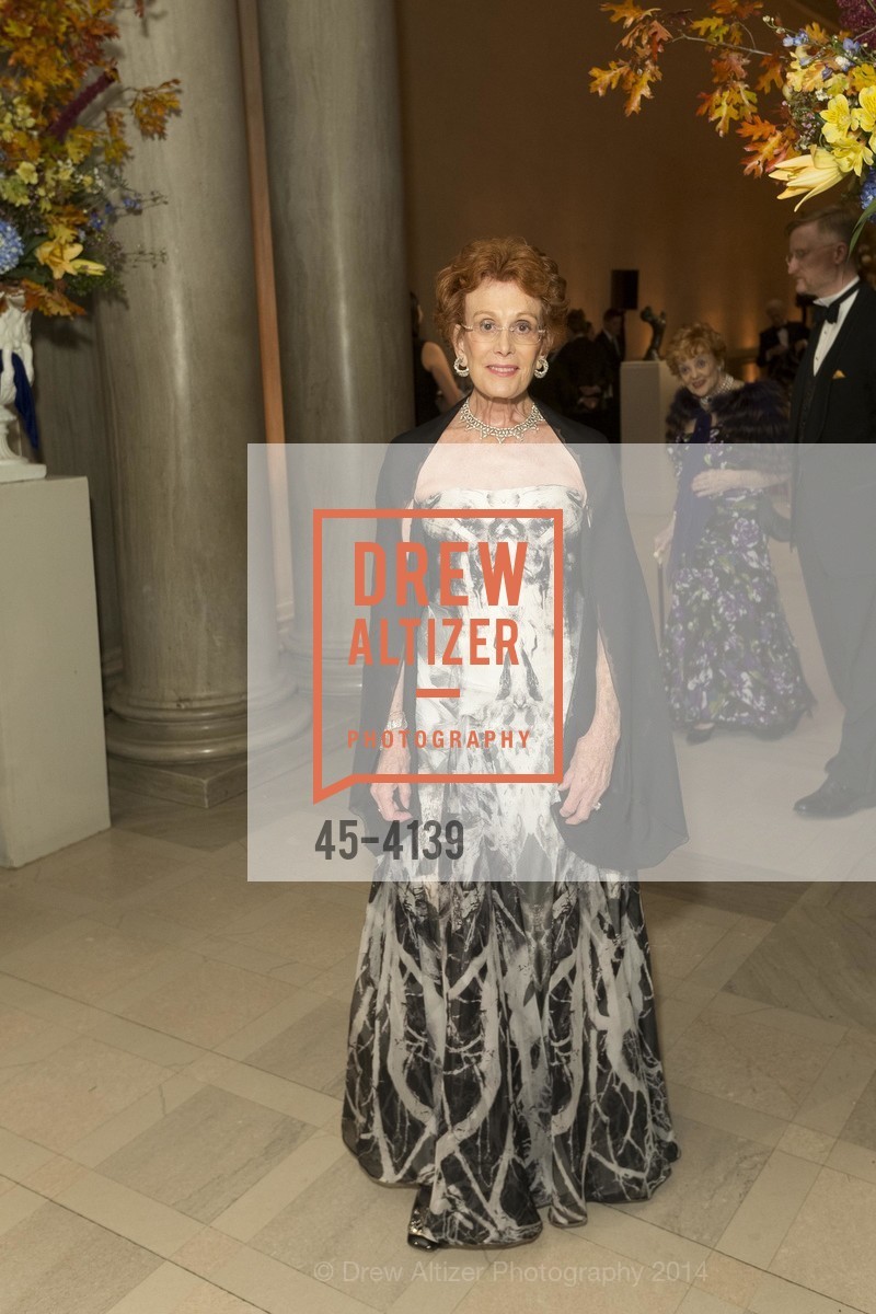 Phoebe Cowles, LEGION OF HONOR Hosts HOUGHTON HALL Black-Tie Dinner, US, October 15th, 2014, Photo #45-4139 Phoebe Cowles, Photo #45-4139