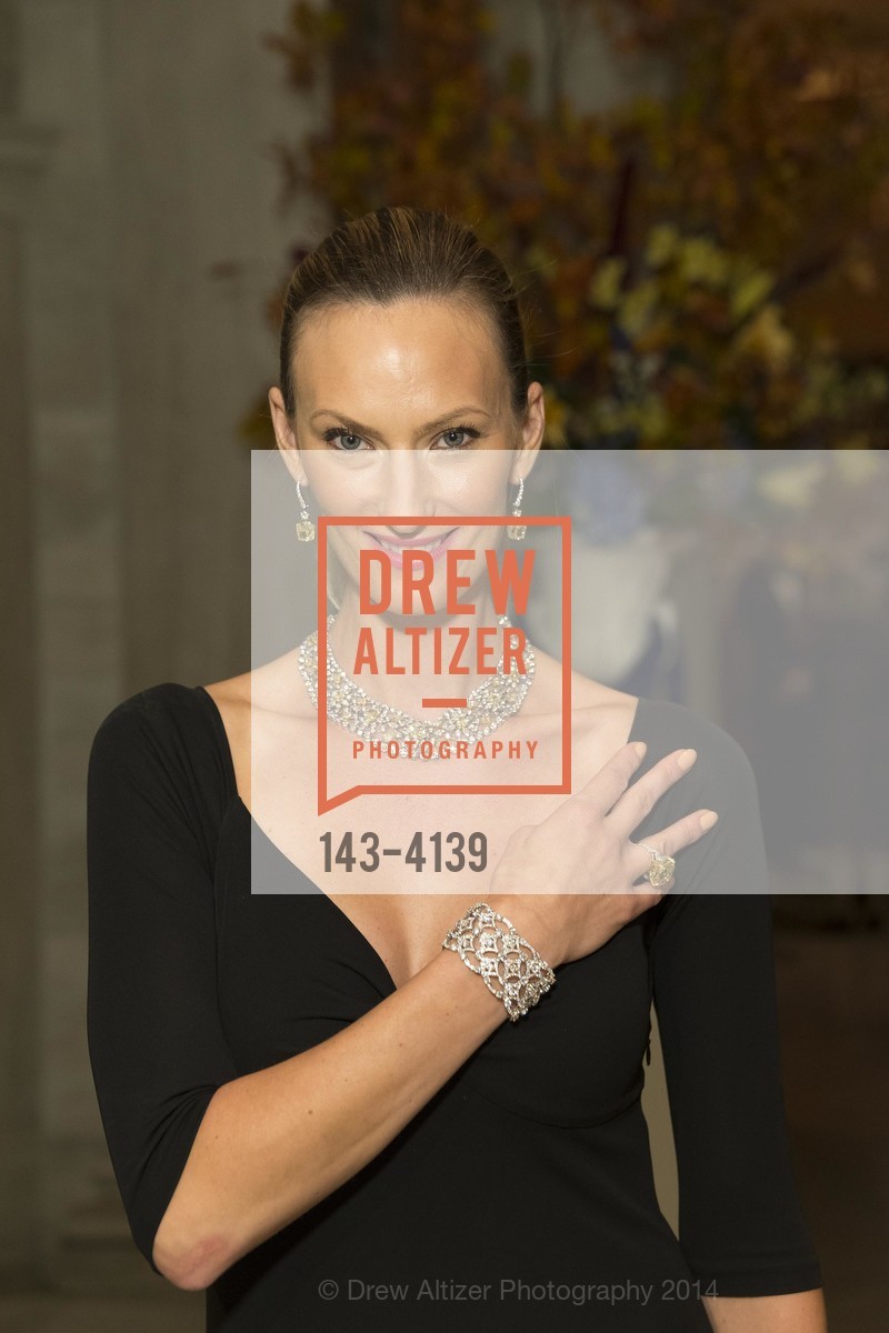 Model, LEGION OF HONOR Hosts HOUGHTON HALL Black-Tie Dinner, US, October 15th, 2014, Photo #143-4139 Model, Photo #143-4139