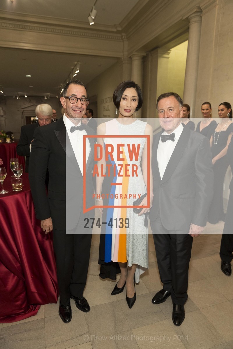 Colin Bailey, Yurie Pascarella, Carl Pascarella, LEGION OF HONOR Hosts HOUGHTON HALL Black-Tie Dinner, US, October 15th, 2014, Photo #274-4139 Colin Bailey, Yurie Pascarella, Carl Pascarella, Photo #274-4139