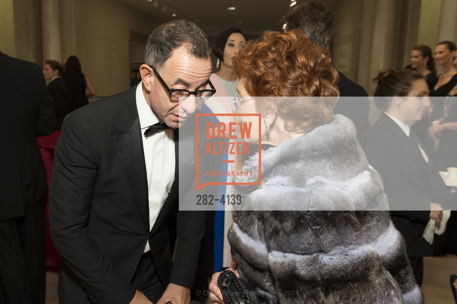 Colin Bailey, Phoebe Cowles, LEGION OF HONOR Hosts HOUGHTON HALL Black-Tie Dinner, US, October 15th, 2014, Photo #282-4139 Colin Bailey, Phoebe Cowles, Photo #282-4139