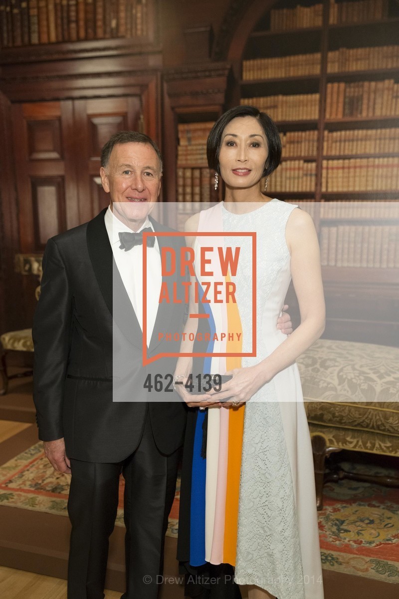 Carl Pascarella, Yurie Pascarella, LEGION OF HONOR Hosts HOUGHTON HALL Black-Tie Dinner, US, October 15th, 2014, Photo #462-4139 Carl Pascarella, Yurie Pascarella, Photo #462-4139