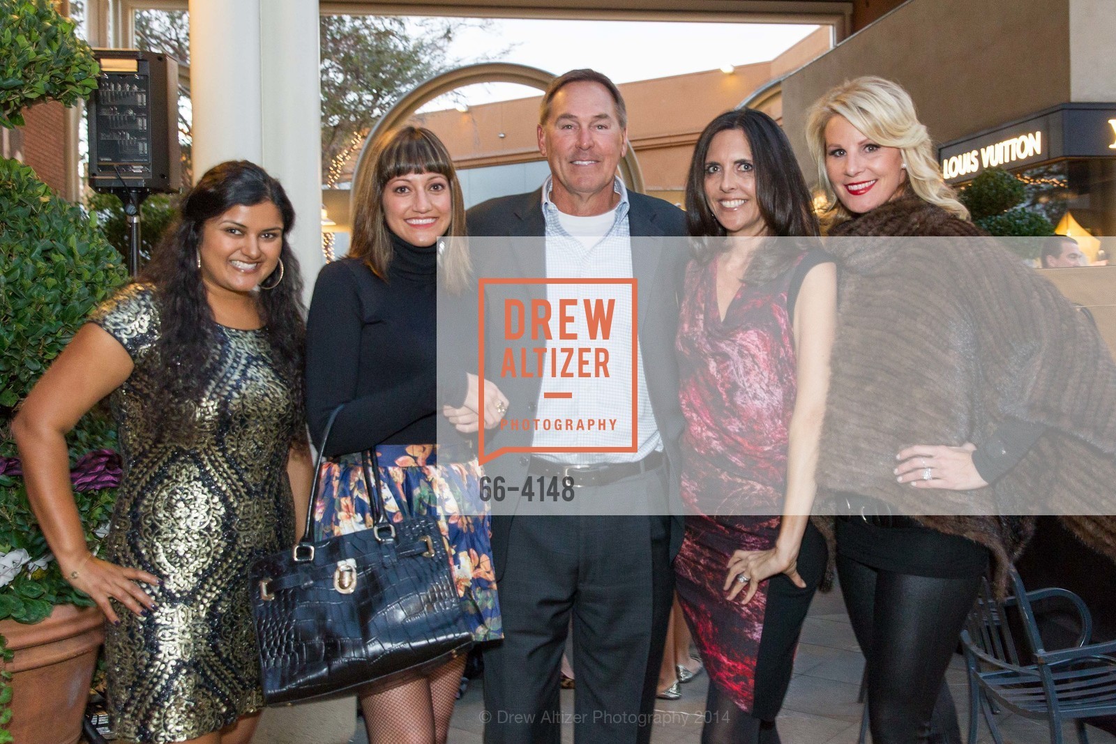 Avani Patel, Monique Lombardelli, Dwight Clark, Michele Sharkey, Sam Bowman, Runway & Cocktail Partnership with VOGUE, US, October 31st, 2014, Photo #66-4148 Avani Patel, Monique Lombardelli, Dwight Clark, Michele Sharkey, Sam Bowman, Photo #66-4148