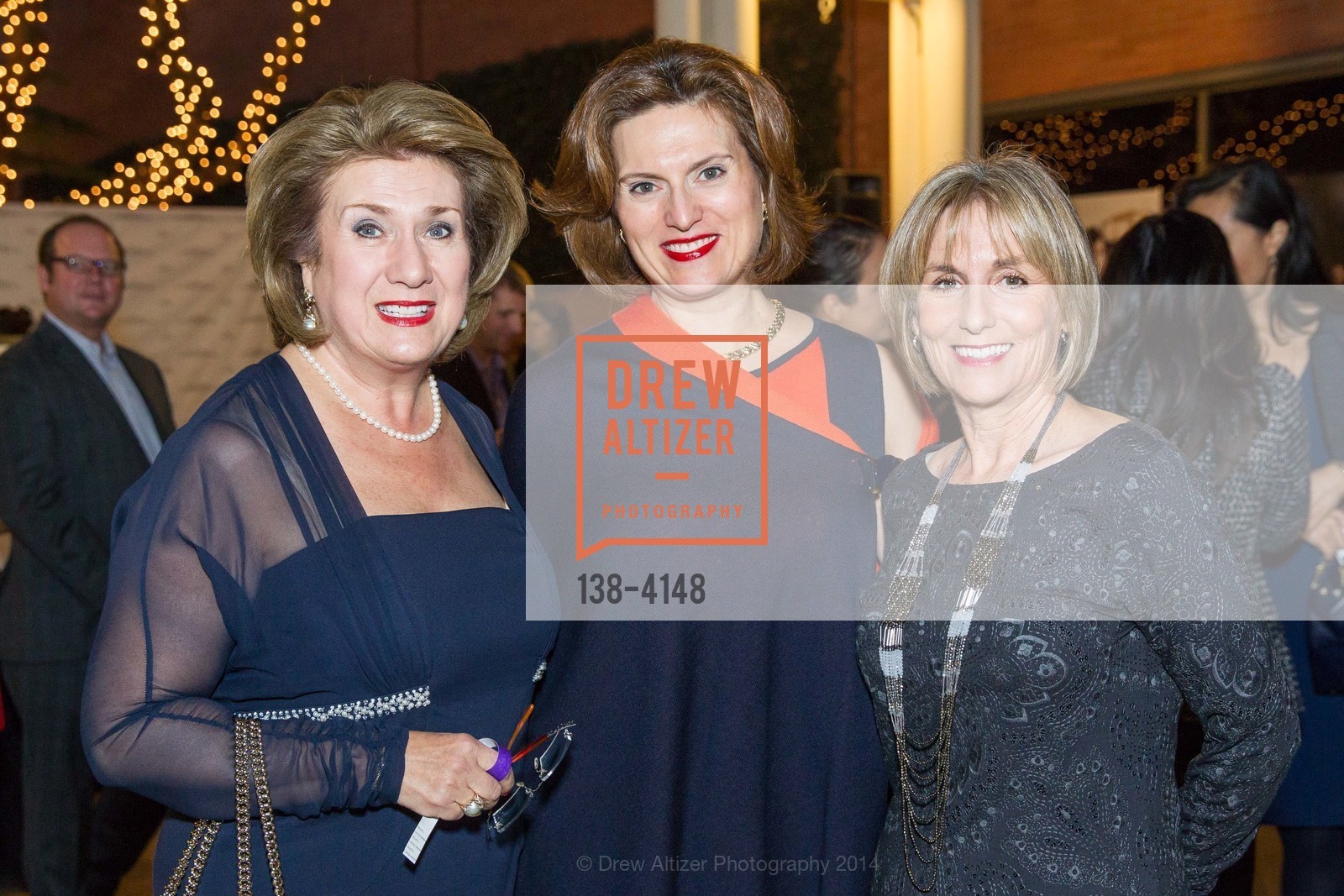 Irene Oykhman, Julia Schoss, Julie Kelly, Photo #138-4148