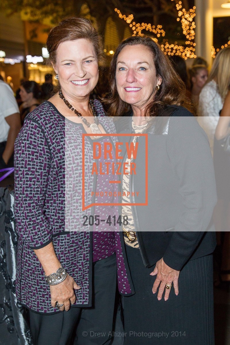 Brenda Beck, Sara Shaw, Runway & Cocktail Partnership with VOGUE, US, October 31st, 2014, Photo #205-4148 Brenda Beck, Sara Shaw, Photo #205-4148