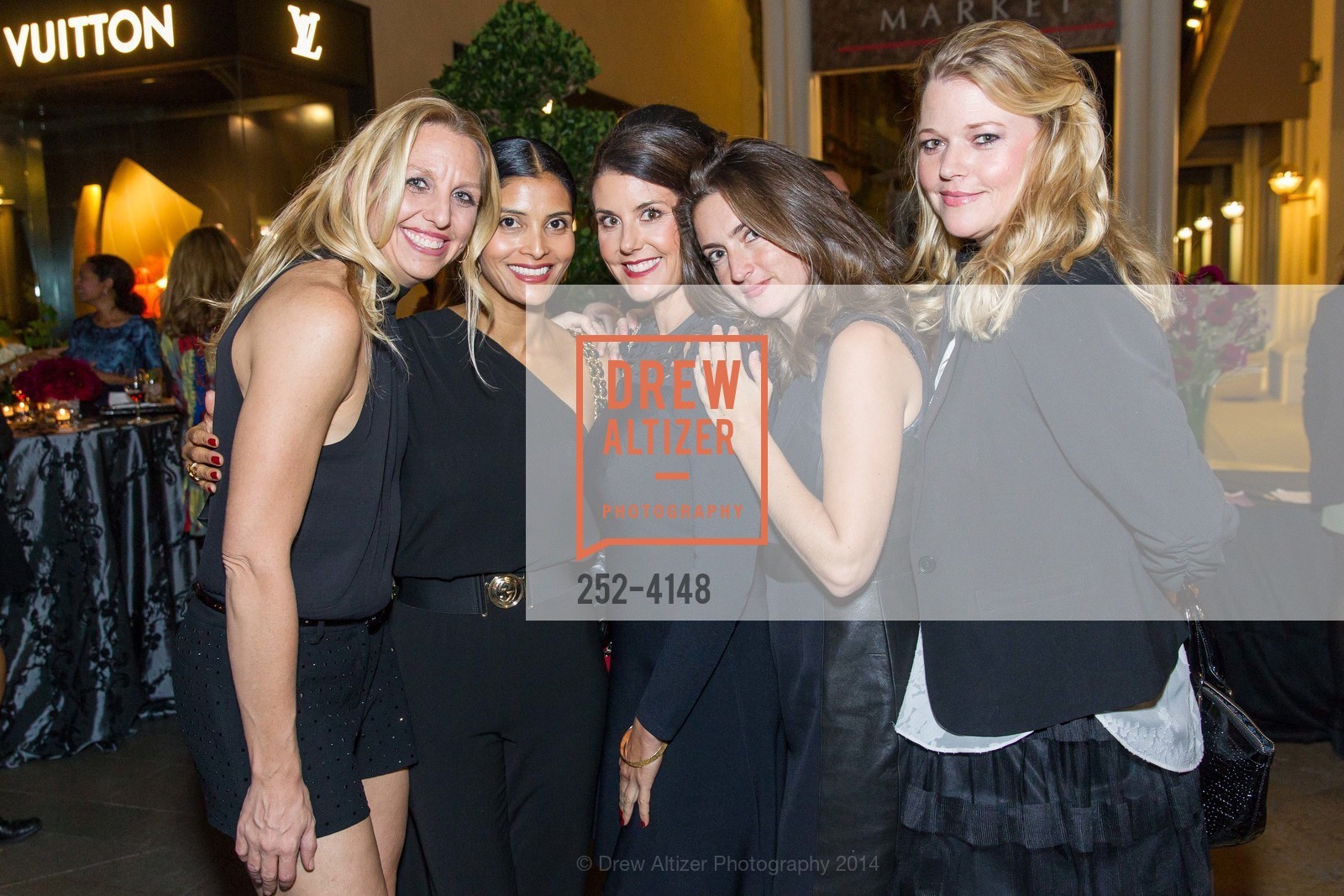 Jennie Lang, Suzette Rennison, Carissa Ashman, Chara Burnett, Jennifer Joffe, Runway & Cocktail Partnership with VOGUE, US, October 31st, 2014, Photo #252-4148 Jennie Lang, Suzette Rennison, Carissa Ashman, Chara Burnett, Jennifer Joffe, Photo #252-4148