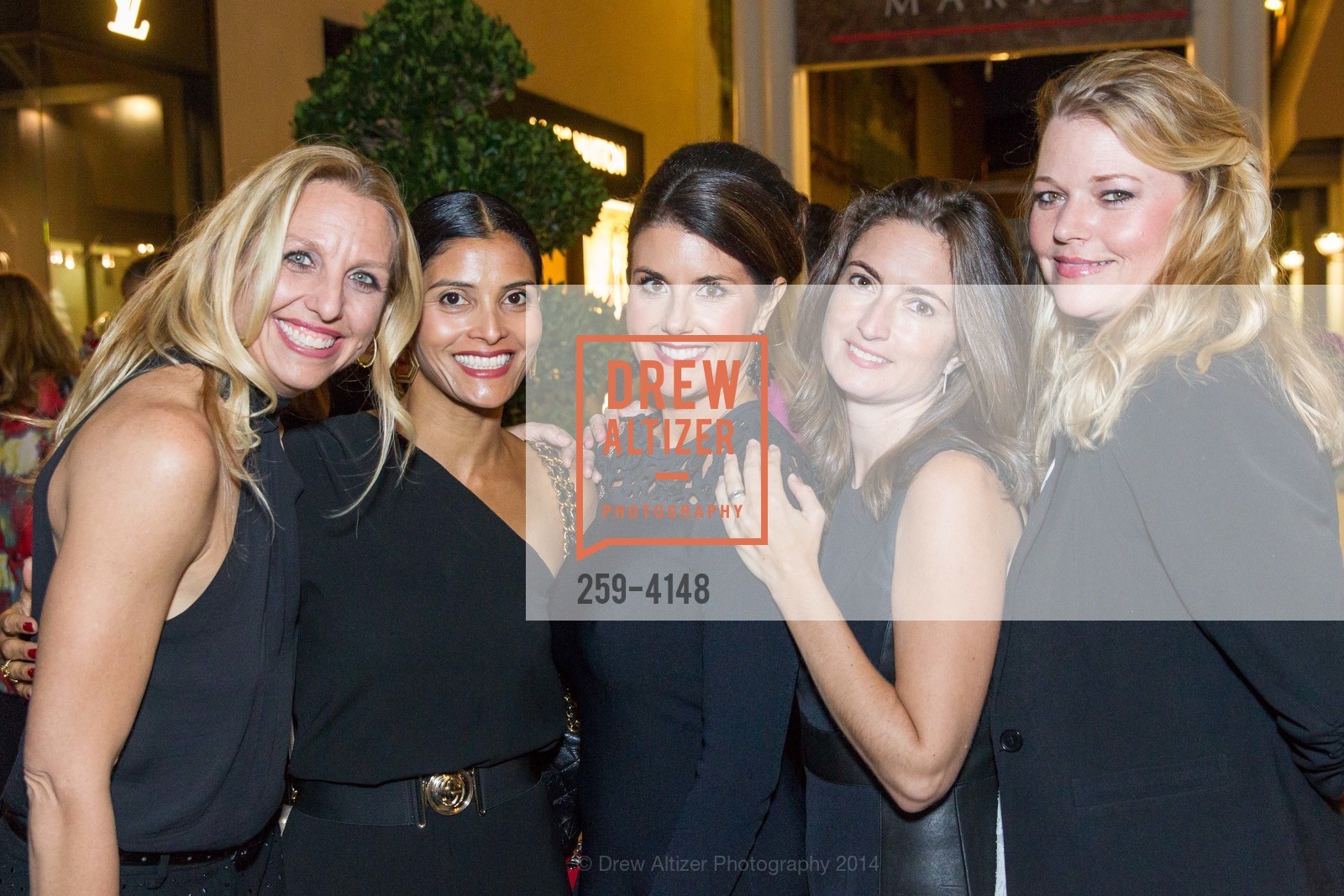 Jennie Lang, Suzette Rennison, Carissa Ashman, Chara Burnett, Jennifer Joffe, Runway & Cocktail Partnership with VOGUE, US, October 31st, 2014, Photo #259-4148 Jennie Lang, Suzette Rennison, Carissa Ashman, Chara Burnett, Jennifer Joffe, Photo #259-4148
