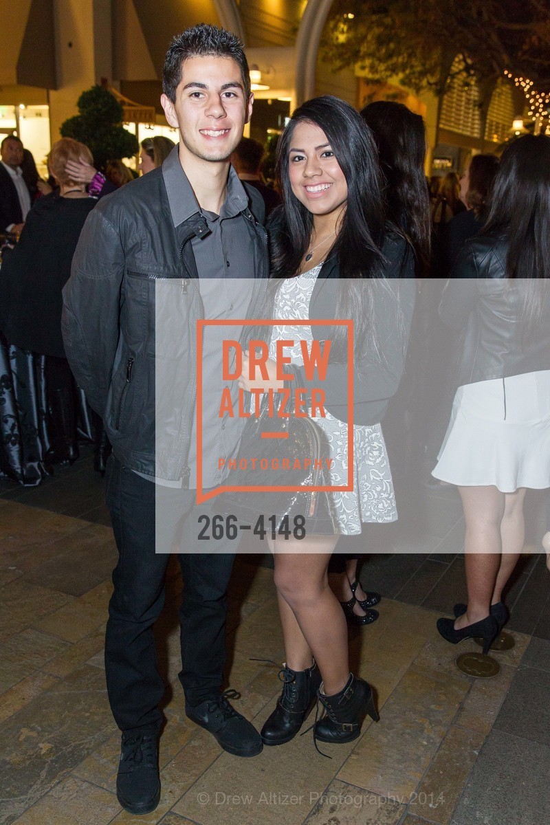 Daniel Surrano, Jennifer Carudo, Runway & Cocktail Partnership with VOGUE, US, October 31st, 2014, Photo #266-4148 Daniel Surrano, Jennifer Carudo, Photo #266-4148