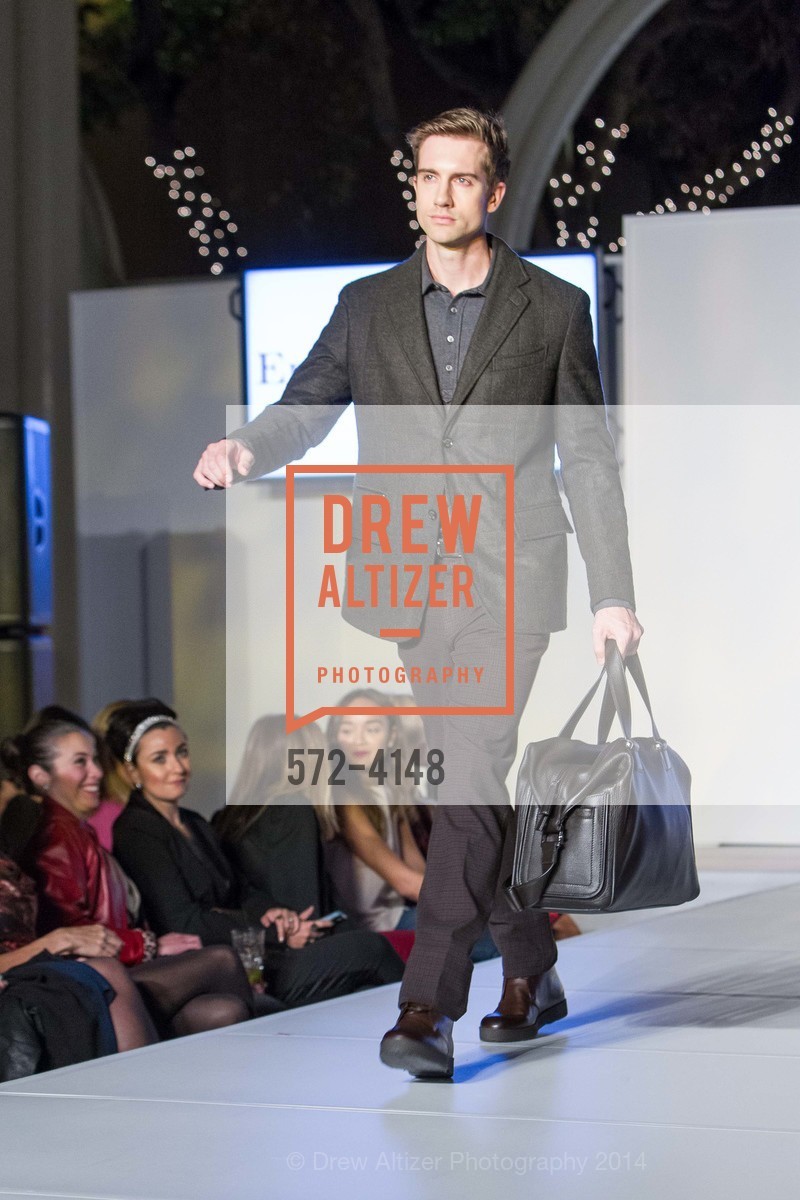 Fashion Show, Runway & Cocktail Partnership with VOGUE, US, October 31st, 2014, Photo #572-4148 Fashion Show, Photo #572-4148