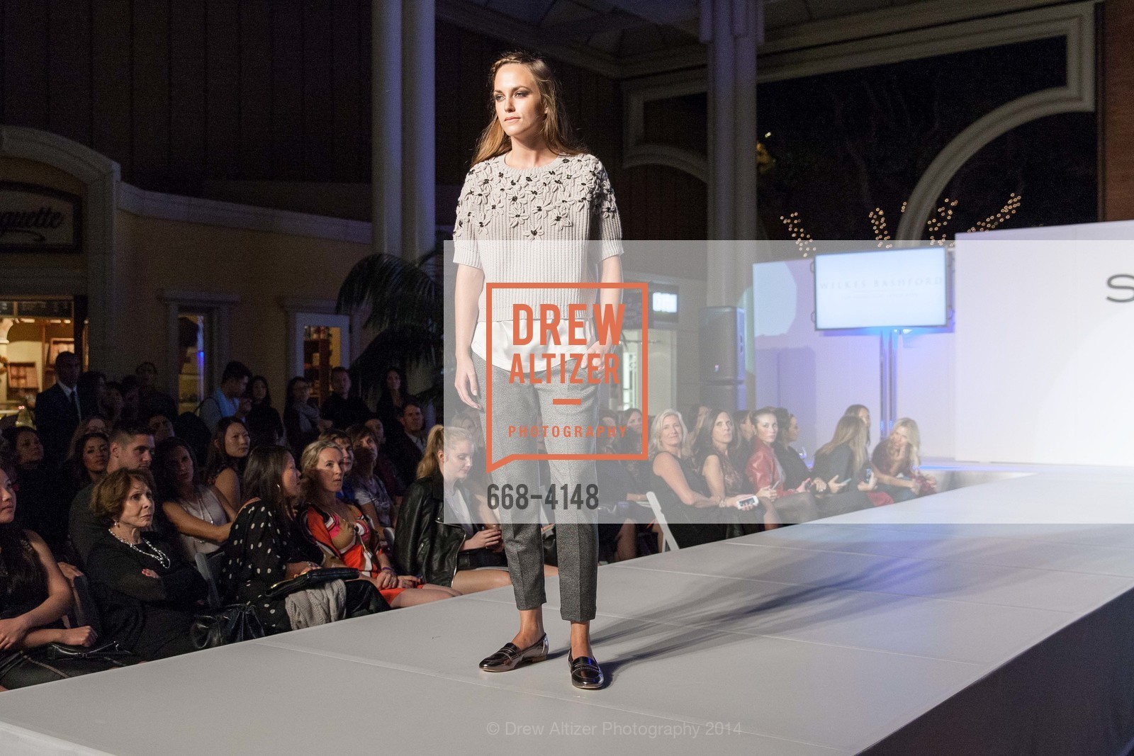 Fashion Show, Runway & Cocktail Partnership with VOGUE, US, October 31st, 2014, Photo #668-4148 Fashion Show, Photo #668-4148
