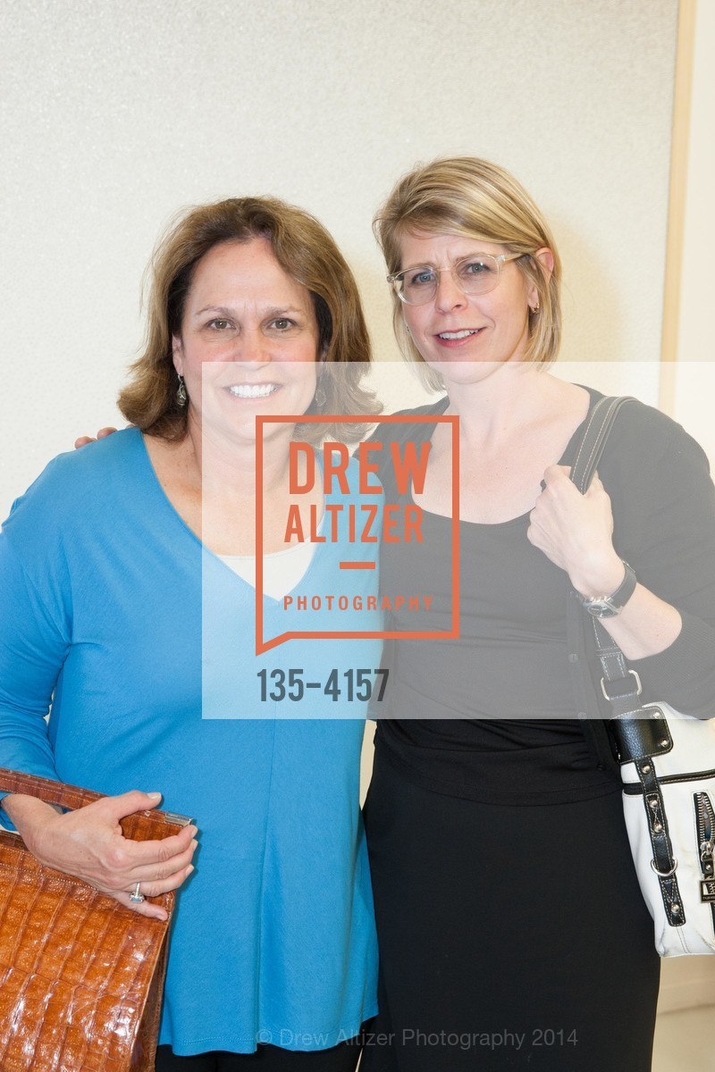 Christina Kamra, Robin Reiners, PACE GALLERY, Menlo Park Presents Tara Donovan's Exhibit, US, May 21st, 2014, Photo #135-4157 Christina Kamra, Robin Reiners, Photo #135-4157