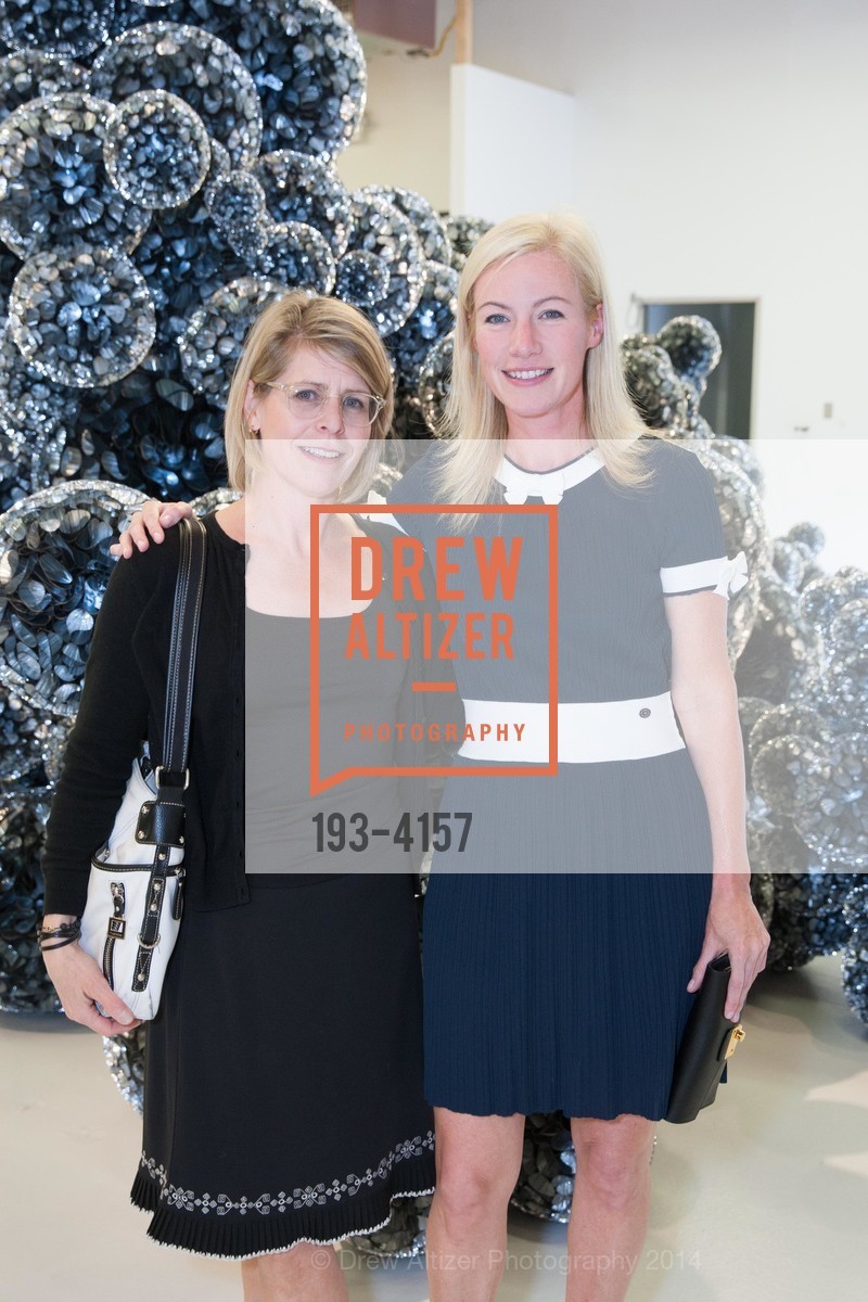 Robin Reiners, Elizabeth Sullivan, PACE GALLERY, Menlo Park Presents Tara Donovan's Exhibit, US, May 21st, 2014, Photo #193-4157 Robin Reiners, Elizabeth Sullivan, Photo #193-4157