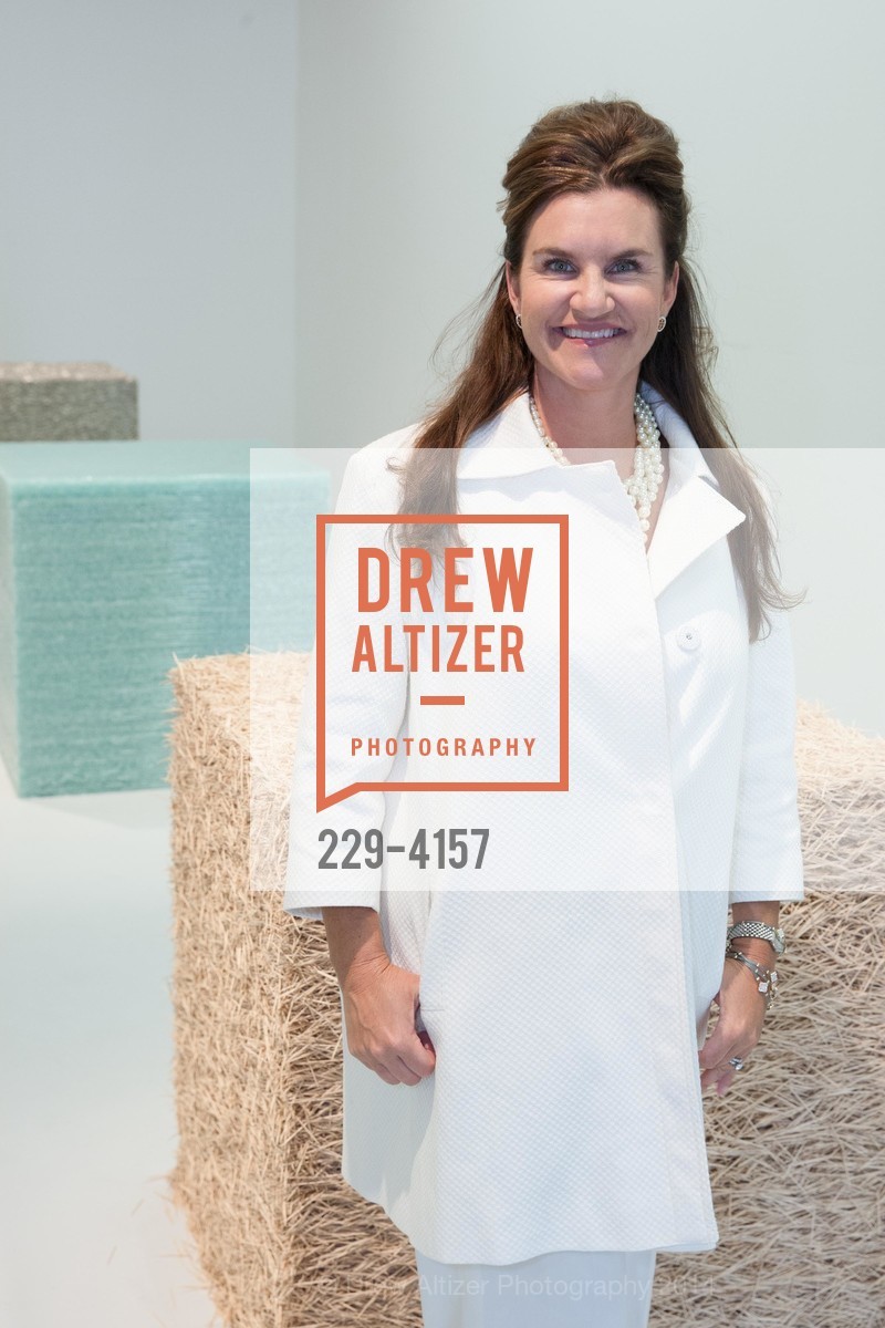 Katie Straser, PACE GALLERY, Menlo Park Presents Tara Donovan's Exhibit, US, May 21st, 2014, Photo #229-4157 Katie Straser, Photo #229-4157