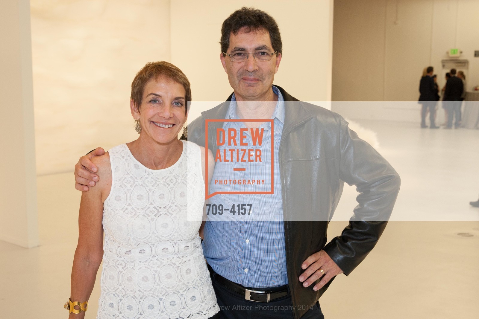 Tracy Freedman, Nick Robins, PACE GALLERY, Menlo Park Presents Tara Donovan's Exhibit, US, May 21st, 2014, Photo #709-4157 Tracy Freedman, Nick Robins, Photo #709-4157