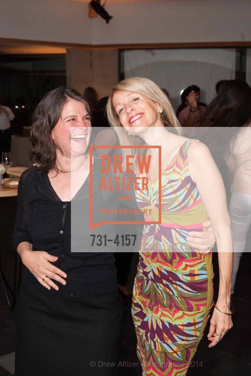 Kelly Sicat, Angela McConnell, PACE GALLERY, Menlo Park Presents Tara Donovan's Exhibit, US, May 21st, 2014, Photo #731-4157 Kelly Sicat, Angela McConnell, Photo #731-4157