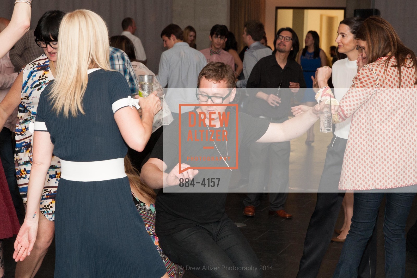 Robbie Crawford, PACE GALLERY, Menlo Park Presents Tara Donovan's Exhibit, US, May 21st, 2014, Photo #884-4157 Robbie Crawford, Photo #884-4157