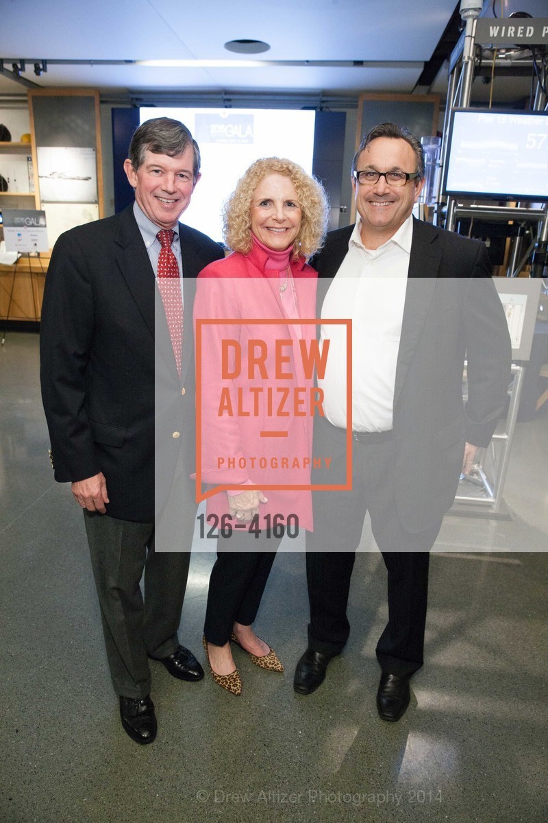 Anthony Earley, Sarah Earley, Andrew Giacomin, 2015 RED CROSS Philanthropic CEO of the Year Reception, US, November 21st, 2014, Photo #126-4160 Anthony Earley, Sarah Earley, Andrew Giacomin, Photo #126-4160
