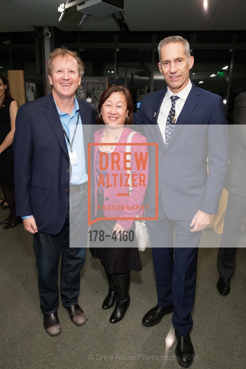 Dr, Dennis Bartels, Wendy Fukamaki, Mark Cloutier, 2015 RED CROSS Philanthropic CEO of the Year Reception, US, November 21st, 2014, Photo #178-4160 Dr, Dennis Bartels, Wendy Fukamaki, Mark Cloutier, Photo #178-4160
