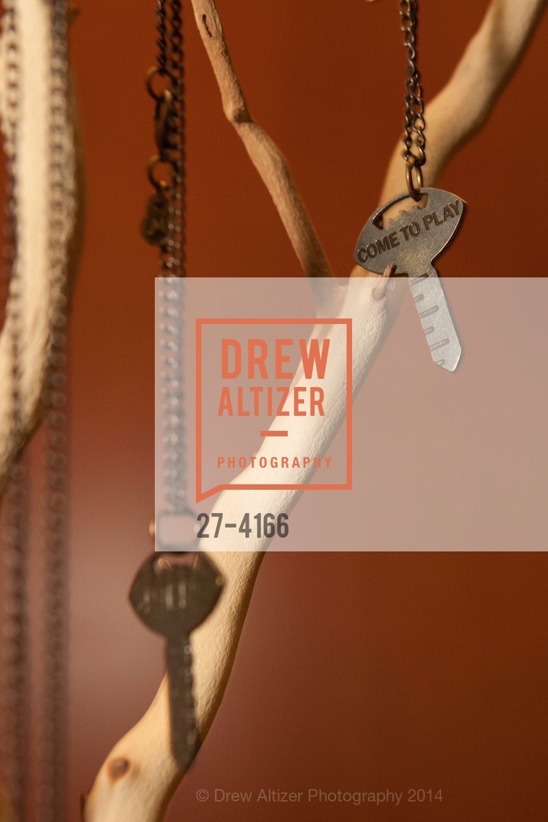 Atmosphere, LEVI'S "Key to the Stadium" Collection by JENNIFER MONTANA DESIGNS, US, August 21st, 2014, Photo #27-4166 Atmosphere, Photo #27-4166