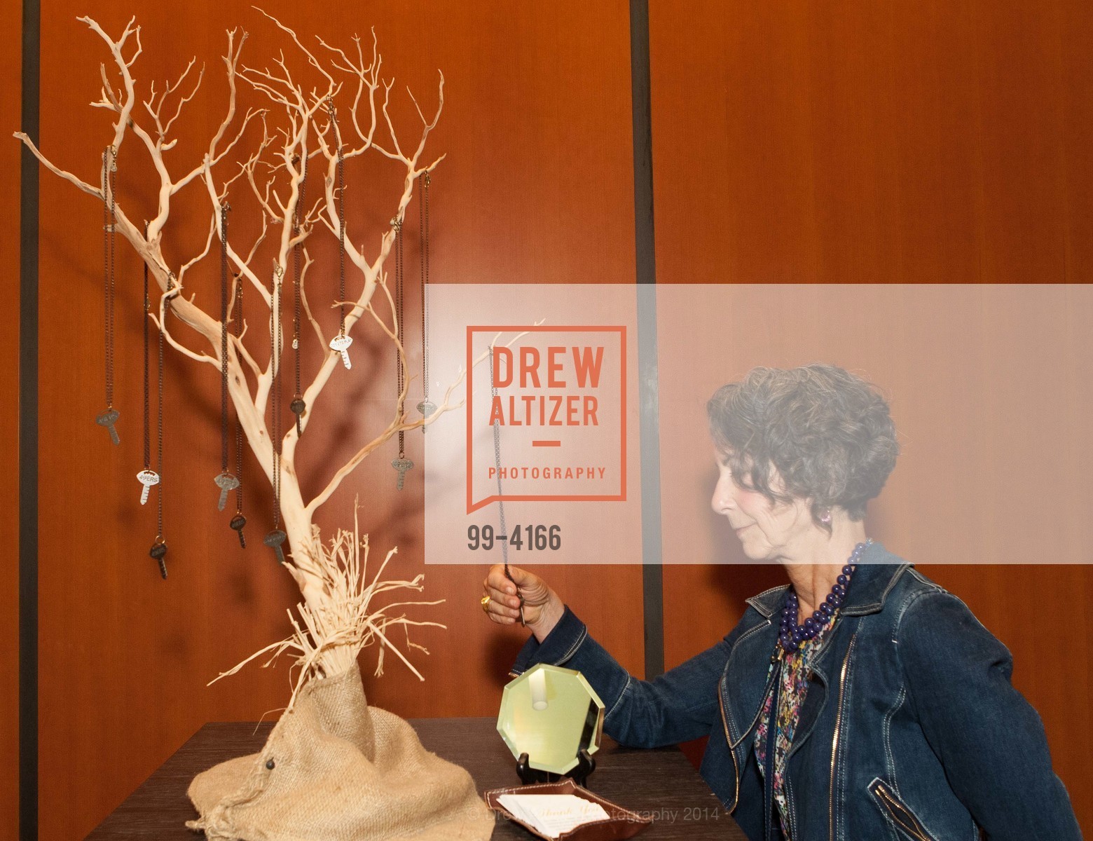 Micki Turner, LEVI'S "Key to the Stadium" Collection by JENNIFER MONTANA DESIGNS, US, August 21st, 2014, Photo #99-4166 Micki Turner, Photo #99-4166