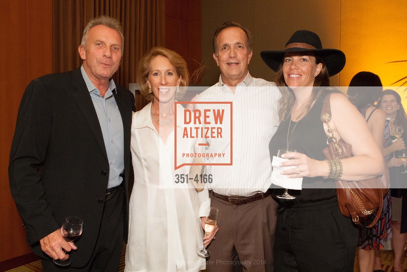 Joe Montana, Mickey Hoag, Jay Hoag, LEVI'S "Key to the Stadium" Collection by JENNIFER MONTANA DESIGNS, US, August 21st, 2014, Photo #351-4166 Joe Montana, Mickey Hoag, Jay Hoag, Photo #351-4166